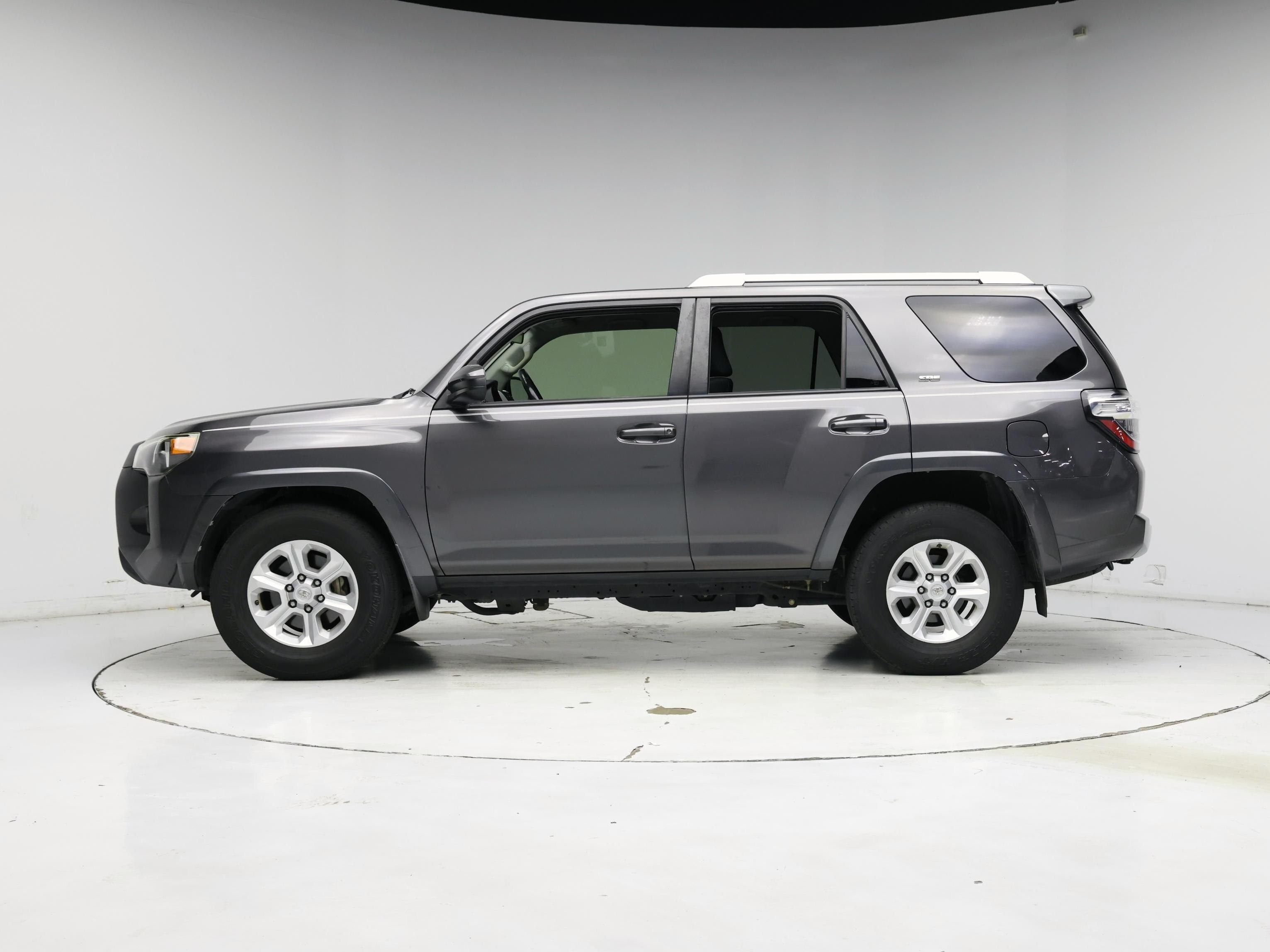 Thumbnail: 2015 Toyota 4Runner - 3