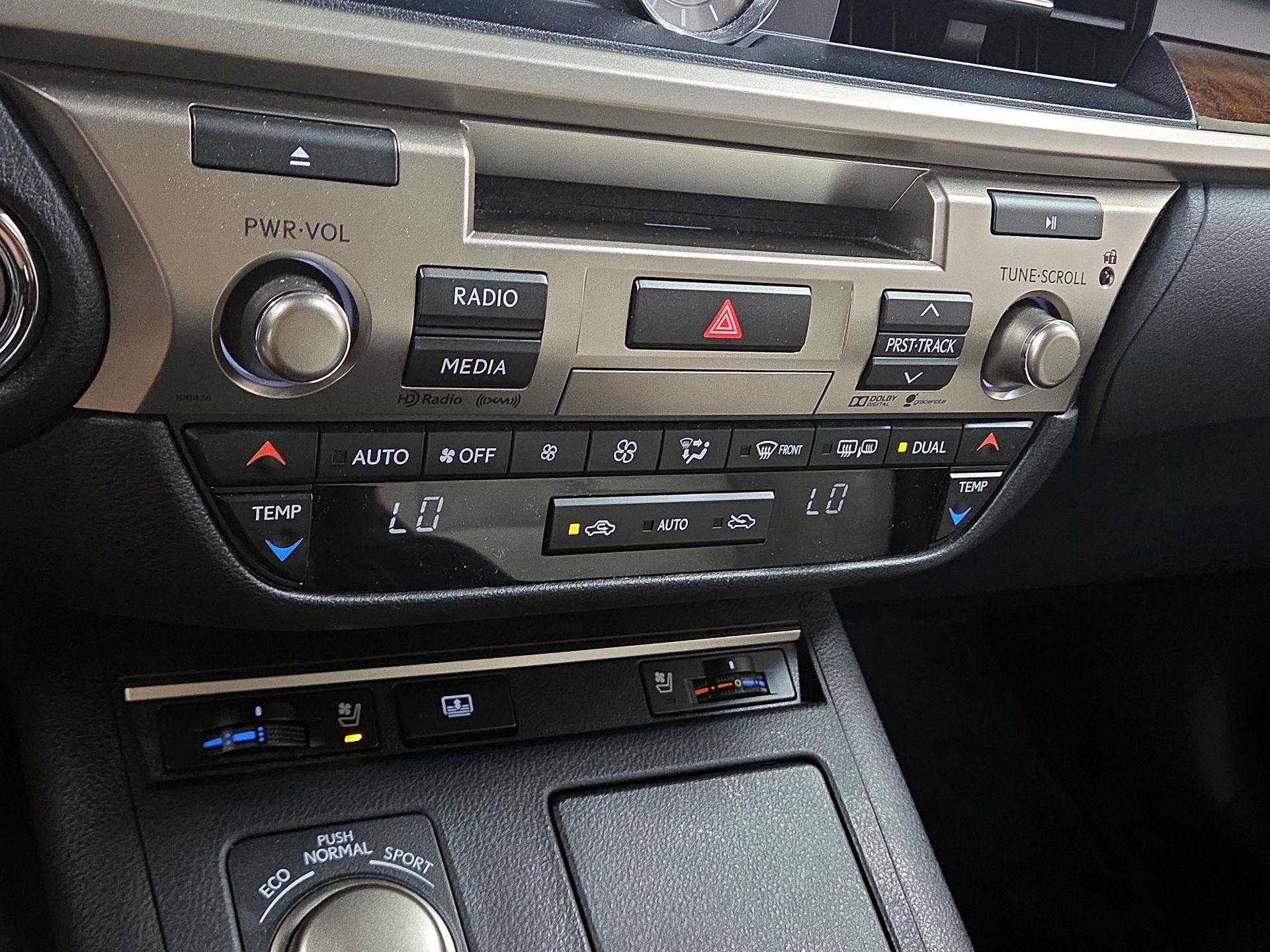 Thumbnail: 2015 Lexus ES - 15