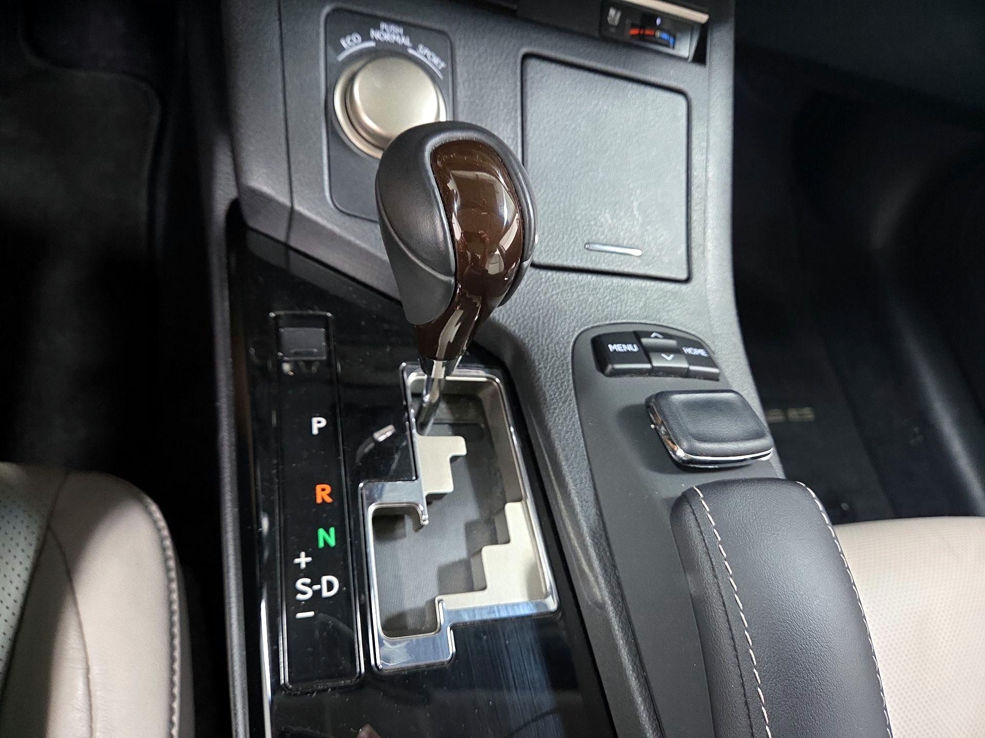 Thumbnail: 2015 Lexus ES - 16
