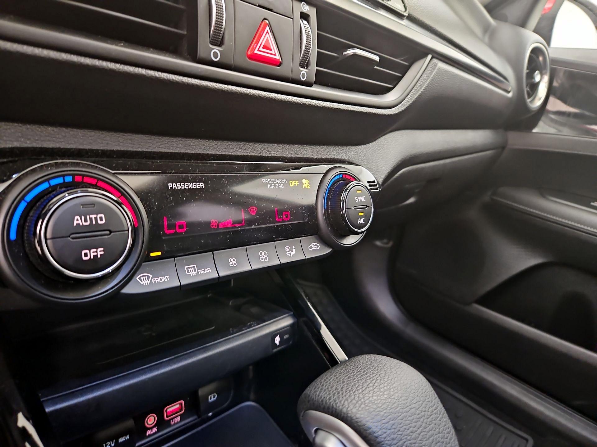 Thumbnail: 2021 Kia Forte - 16