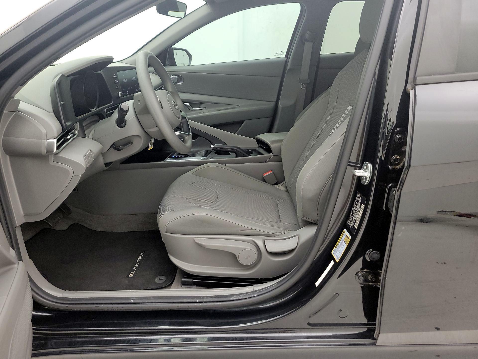 Thumbnail: 2021 Hyundai Elantra - 11