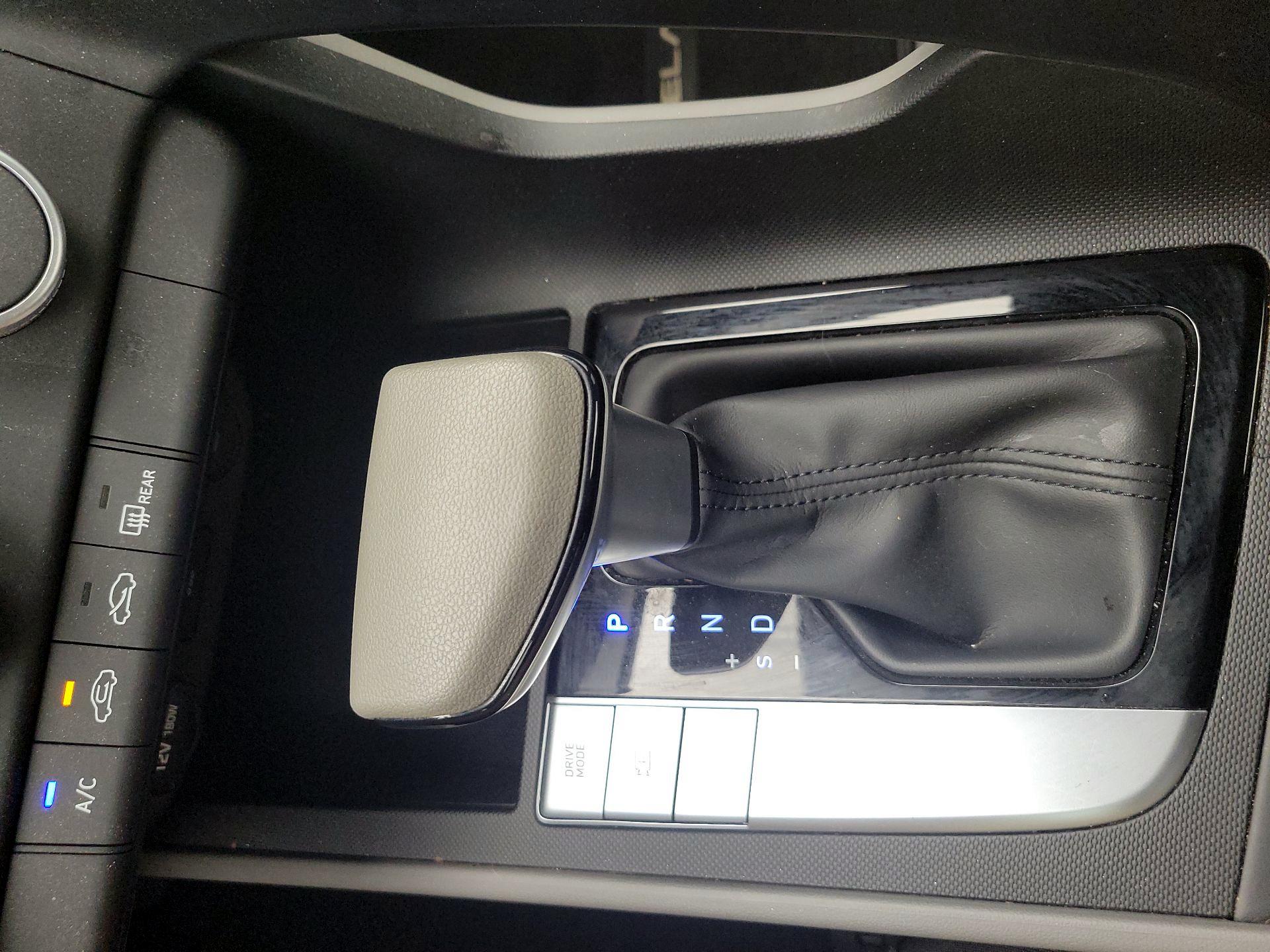 Thumbnail: 2021 Hyundai Elantra - 17