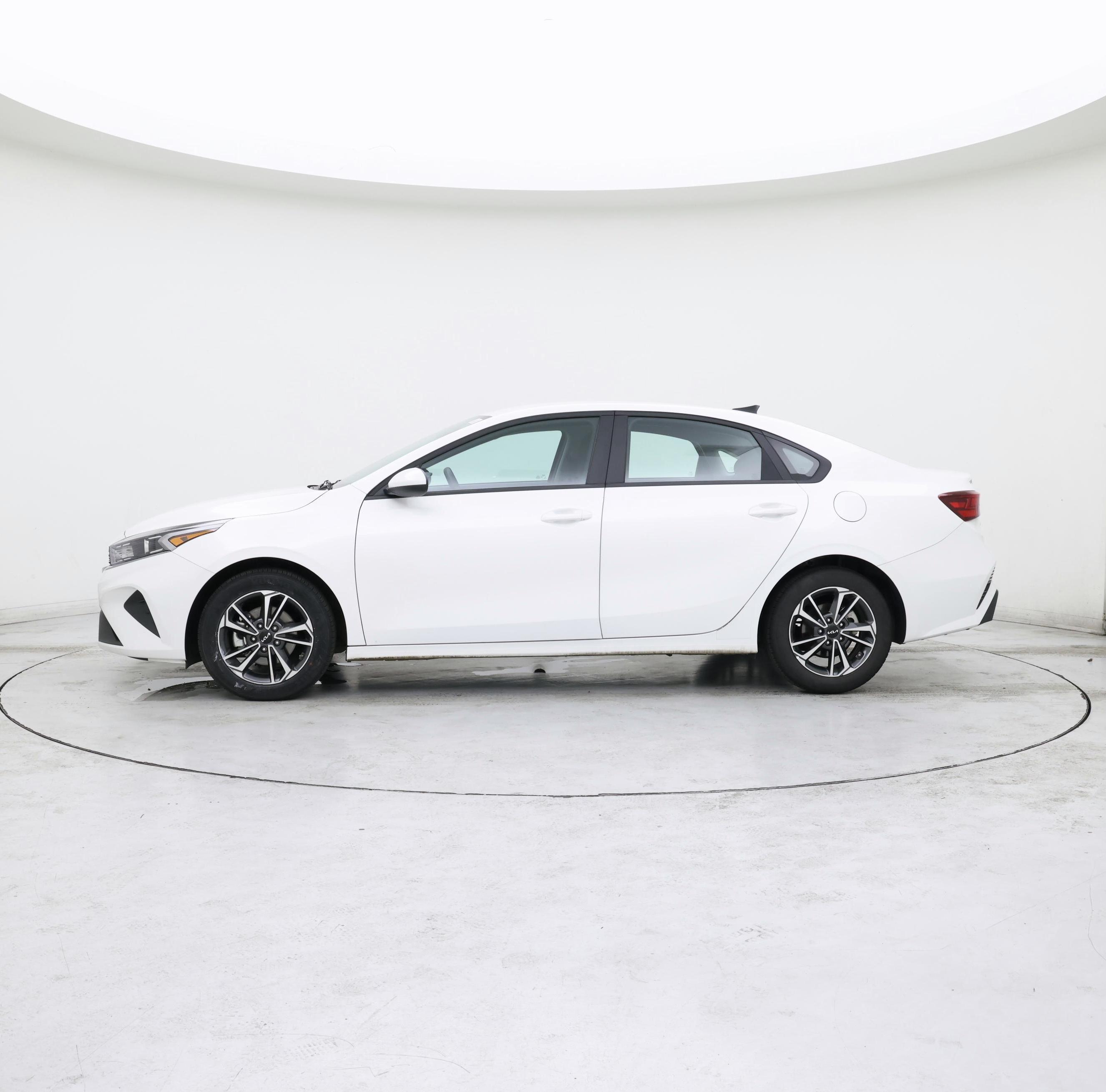 Thumbnail: 2024 Kia Forte - 3