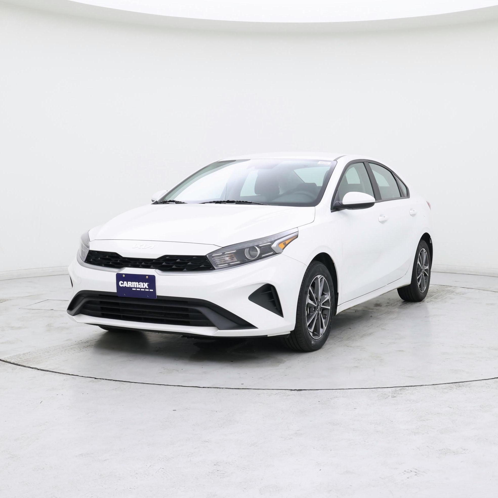 Thumbnail: 2024 Kia Forte - 4