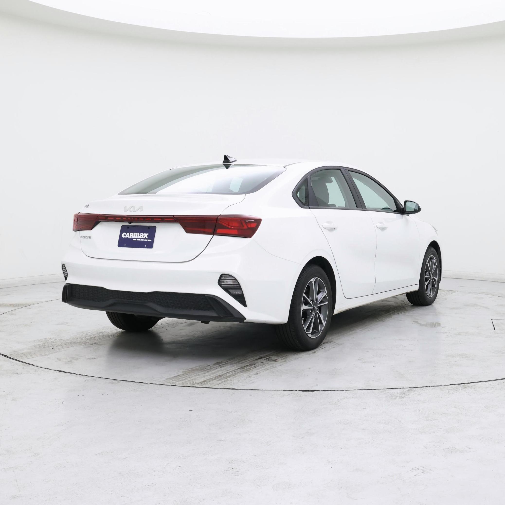 Thumbnail: 2024 Kia Forte - 8