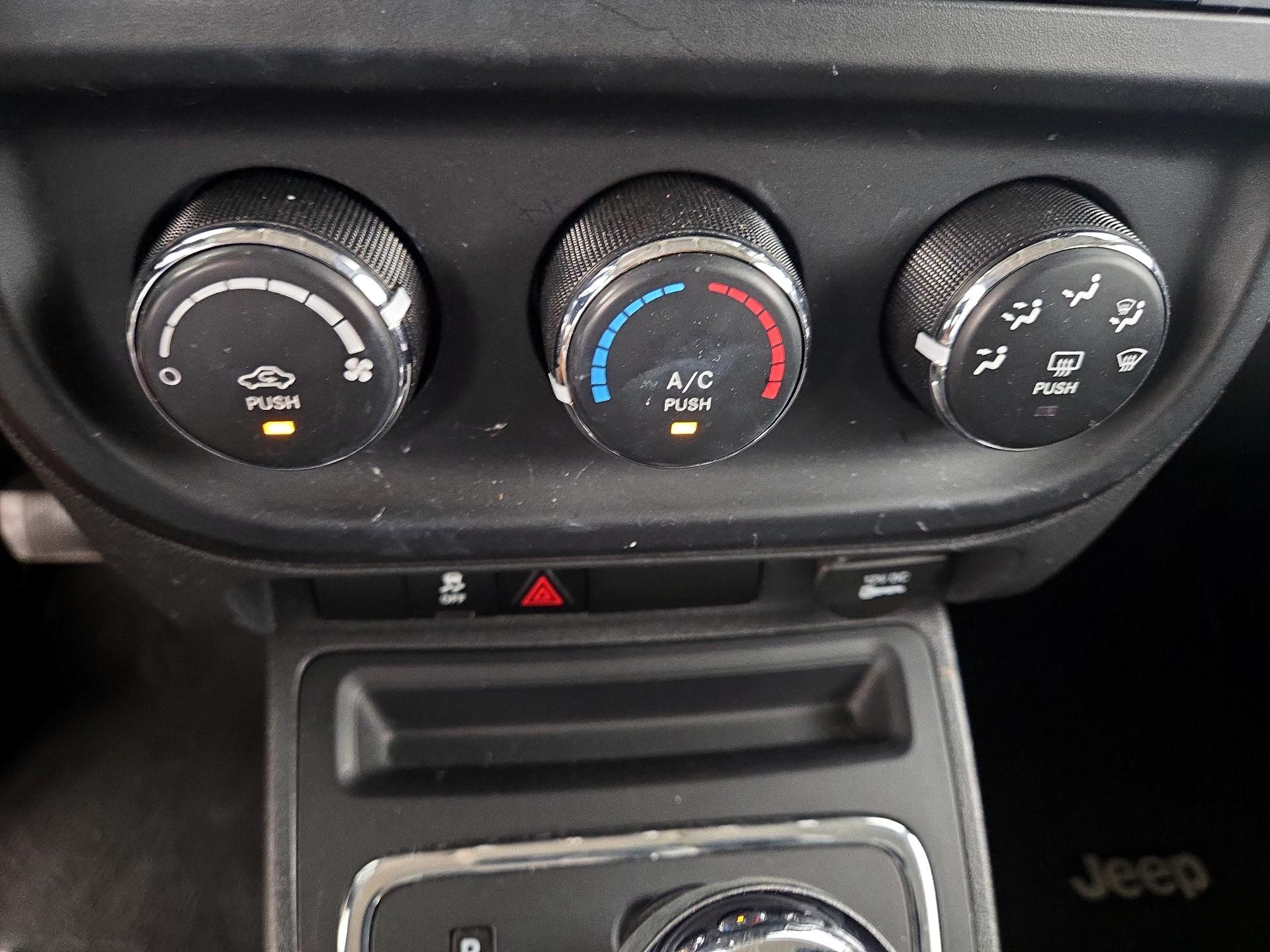 Thumbnail: 2016 Jeep Patriot - 14