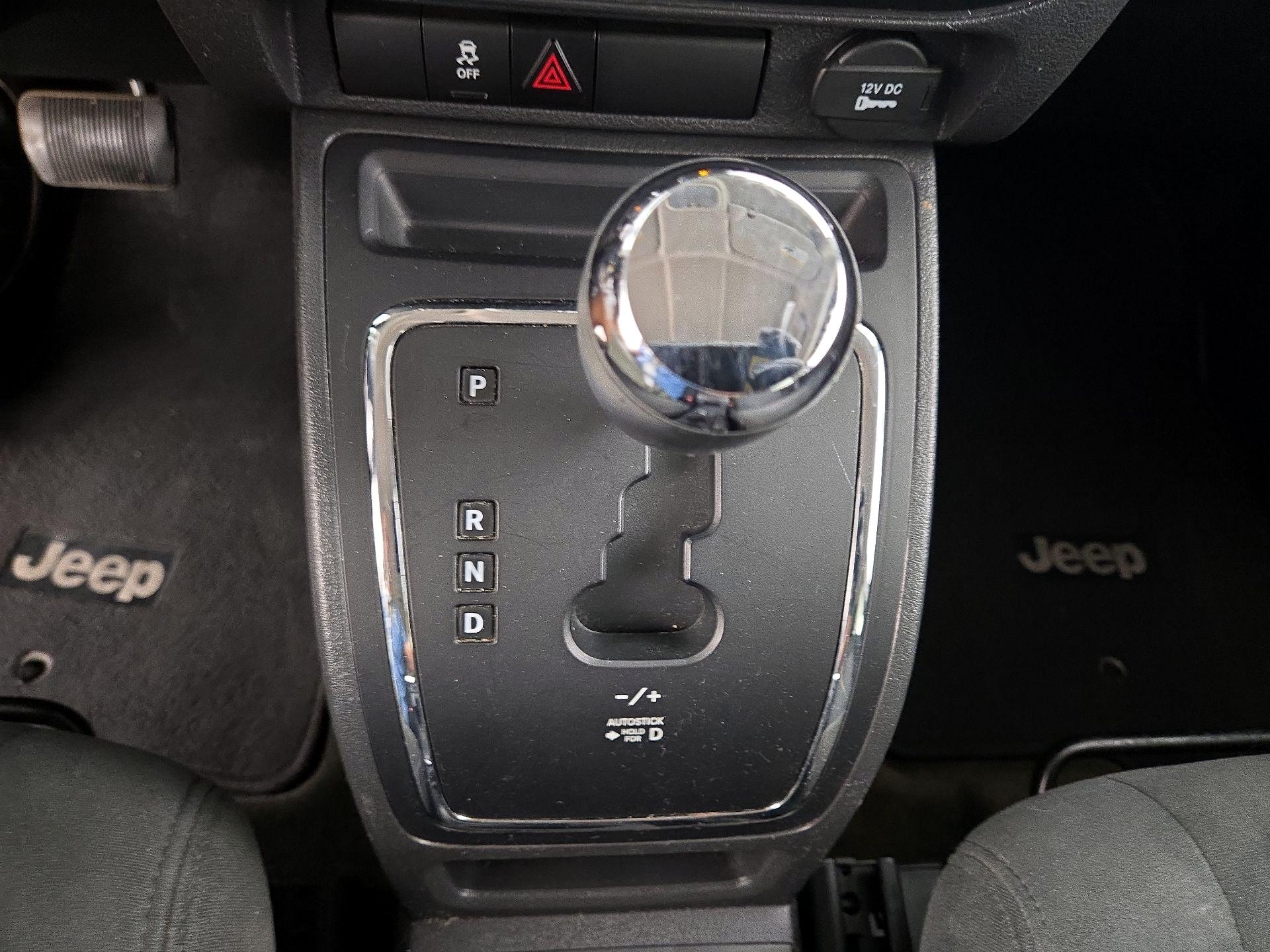 Thumbnail: 2016 Jeep Patriot - 15