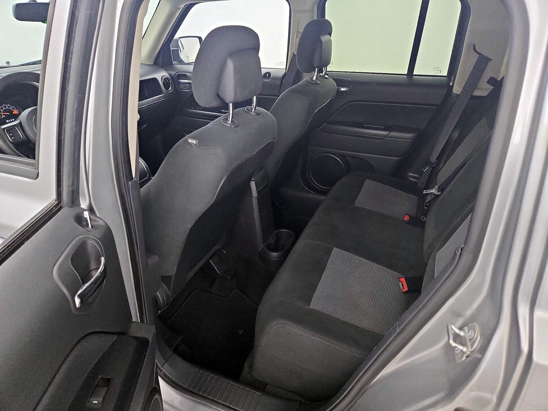 Thumbnail: 2016 Jeep Patriot - 16