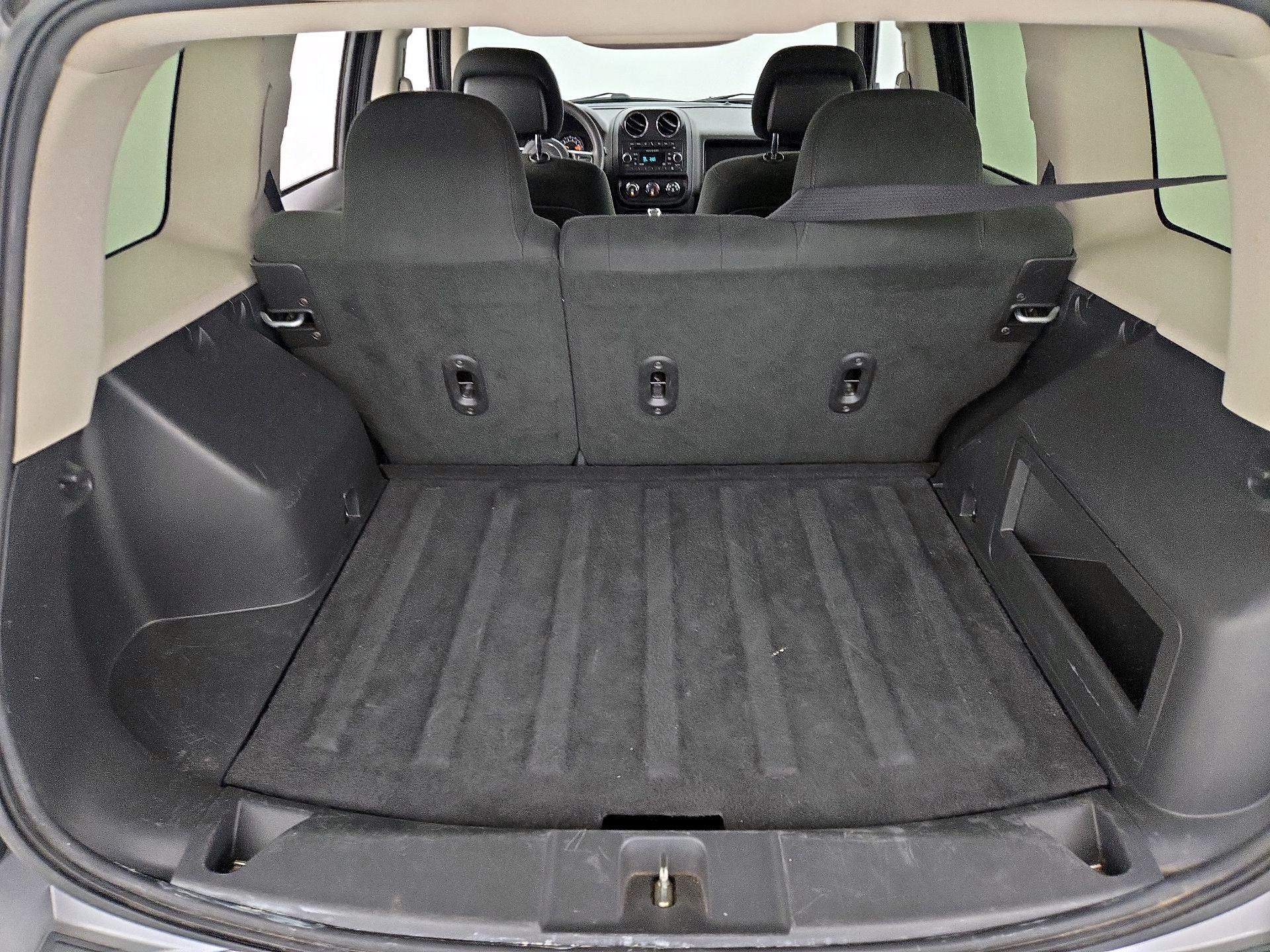 Thumbnail: 2016 Jeep Patriot - 17