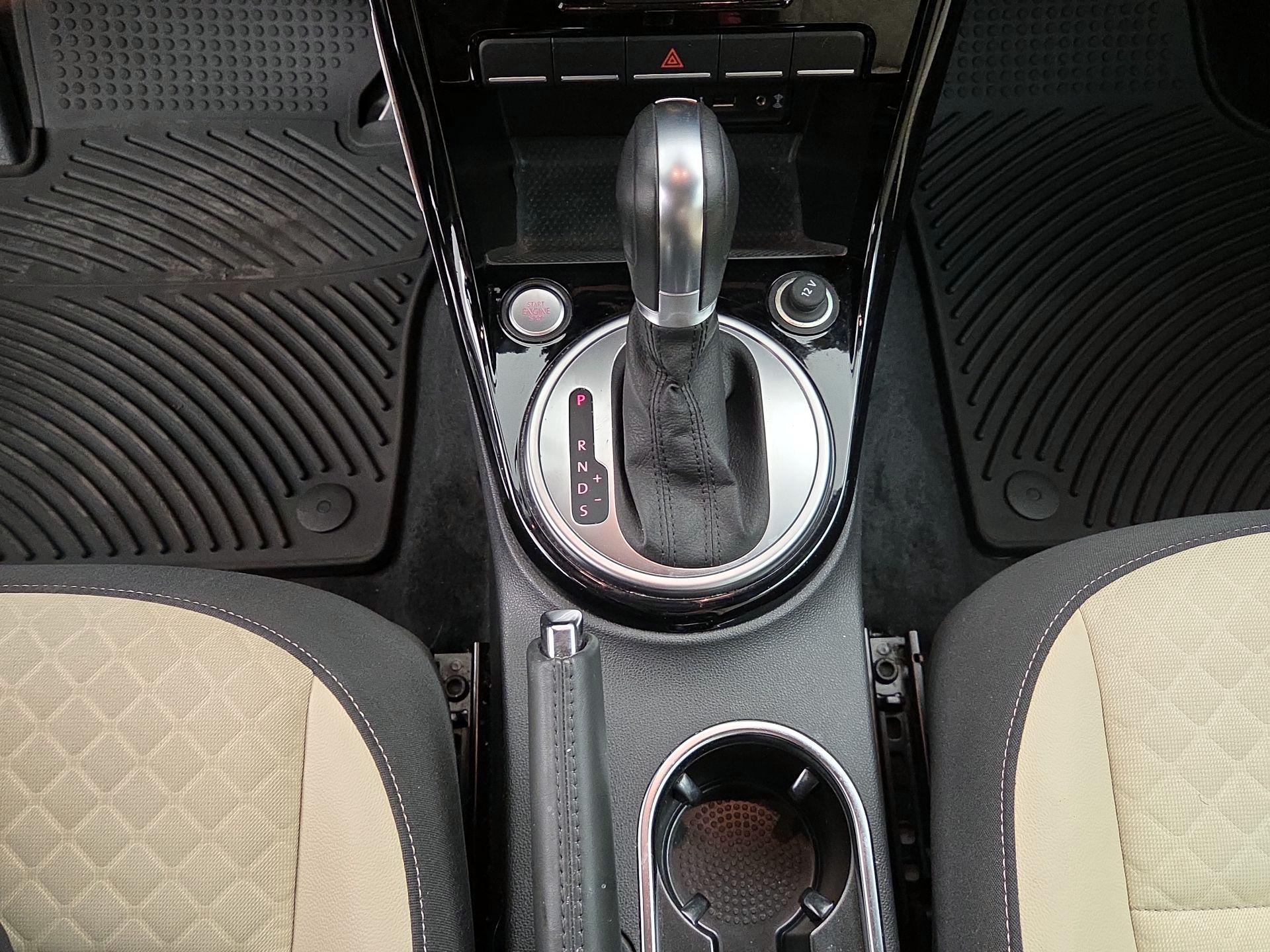 Thumbnail: 2019 Volkswagen Beetle - 17