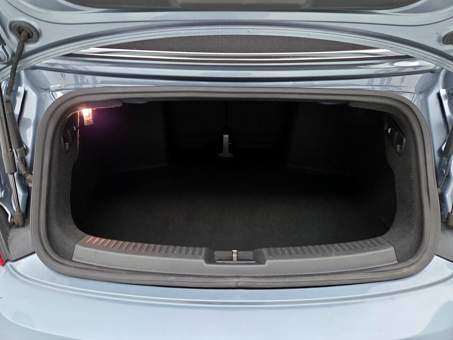 Thumbnail: 2019 Volkswagen Beetle - 20