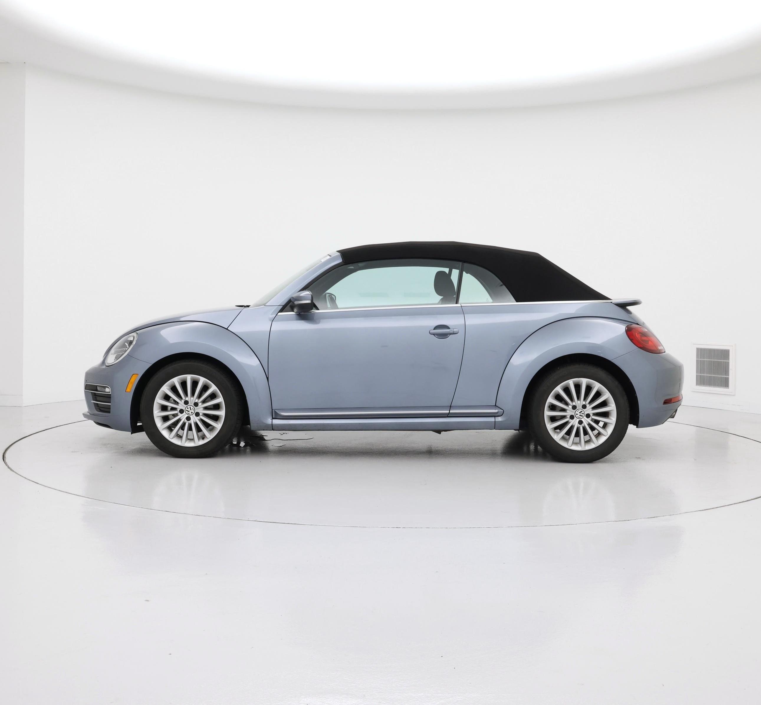 Thumbnail: 2019 Volkswagen Beetle - 3