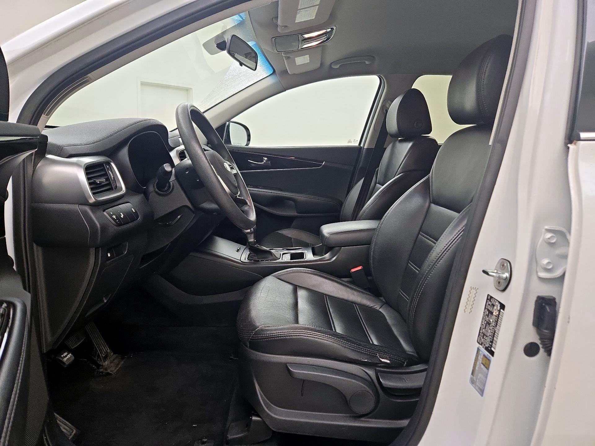 Thumbnail: 2020 Kia Sorento - 11