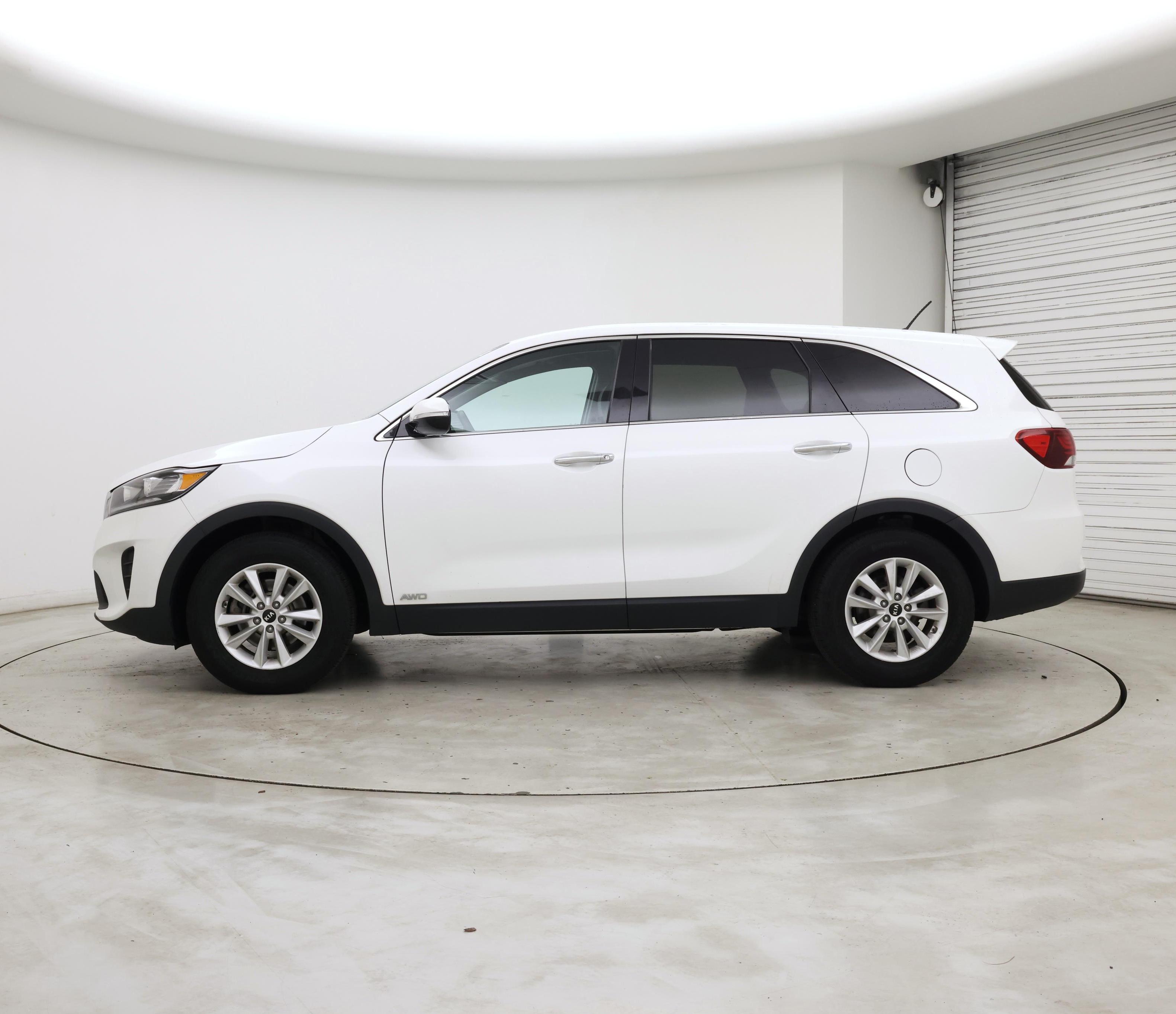 Thumbnail: 2020 Kia Sorento - 3