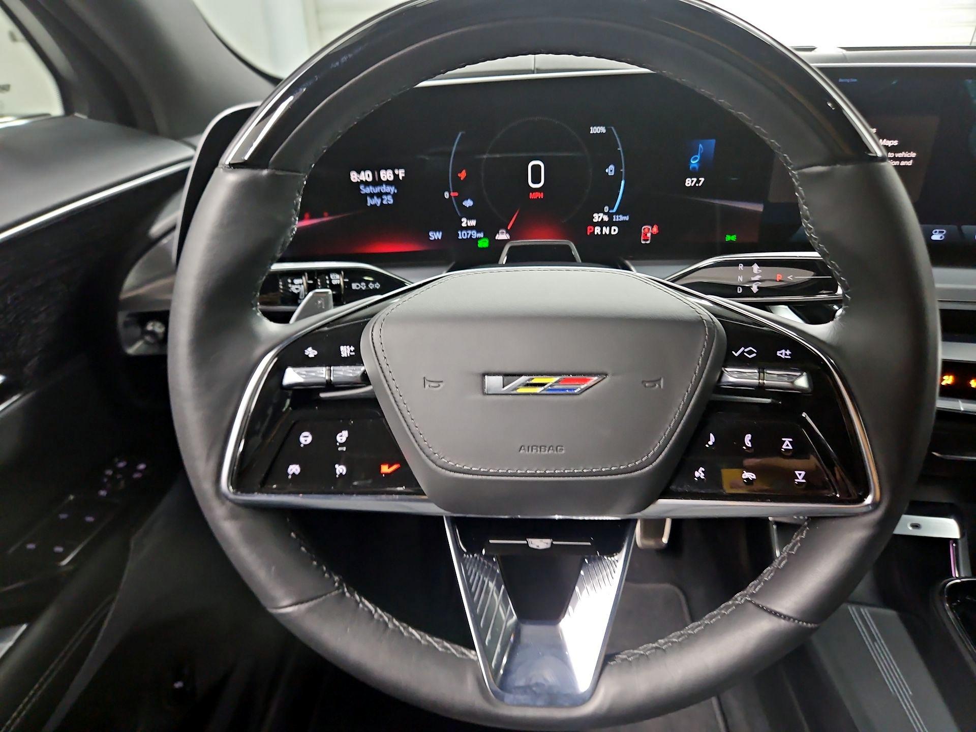 Thumbnail: 2026 Cadillac Lyriq - 10