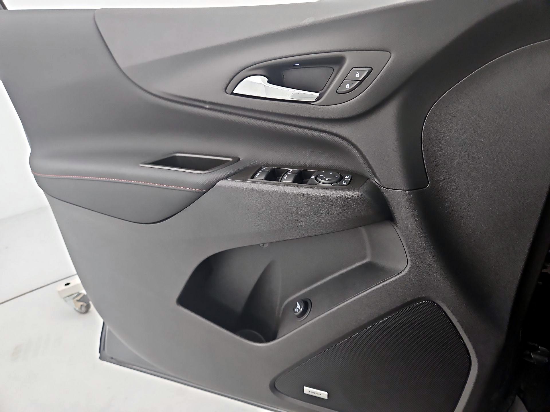 Thumbnail: 2023 Chevrolet Equinox - 12