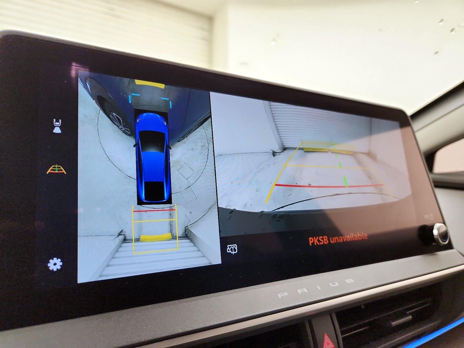2023 Toyota Prius Limited - Photo 16