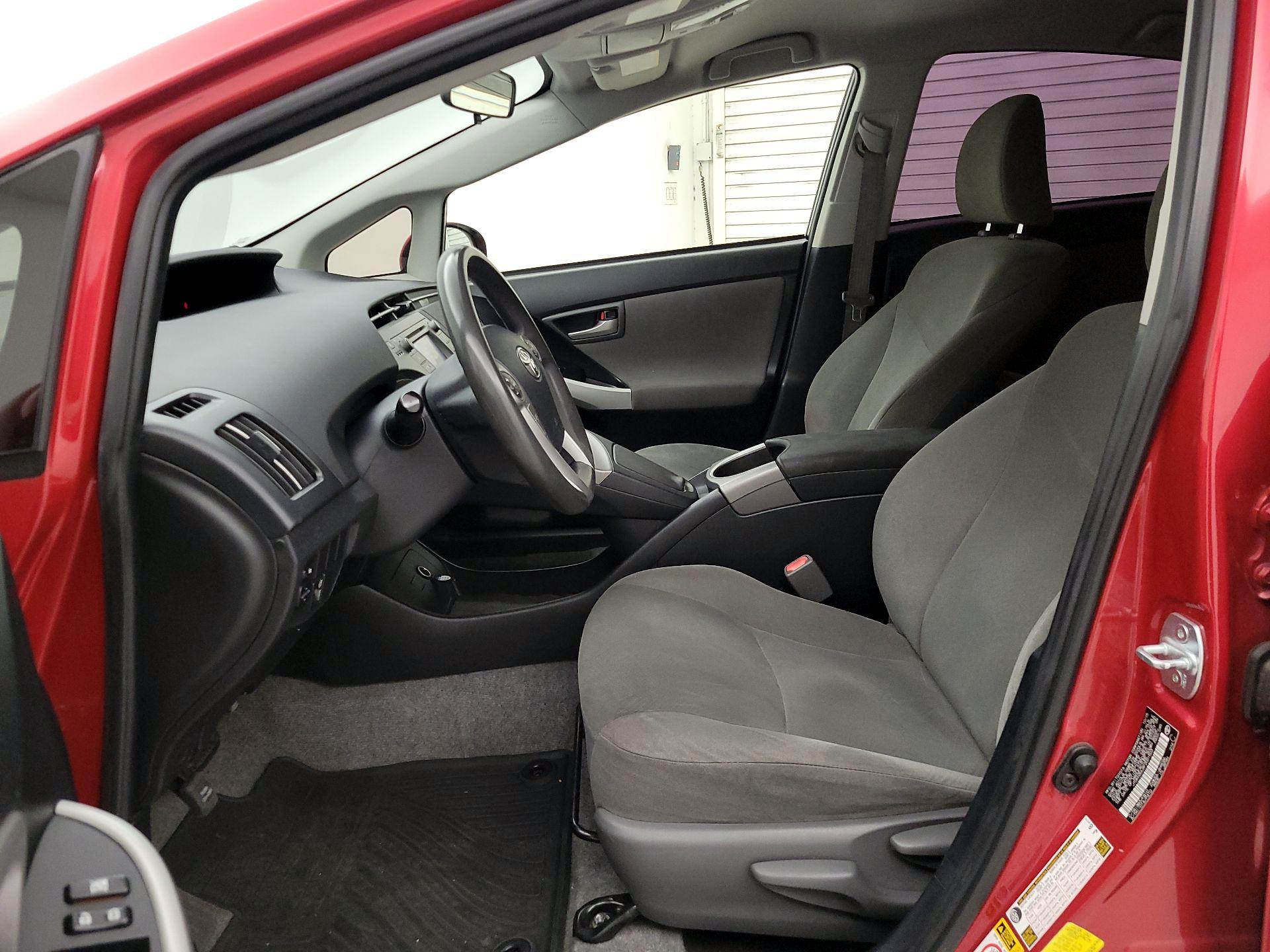 Thumbnail: 2015 Toyota Prius - 9