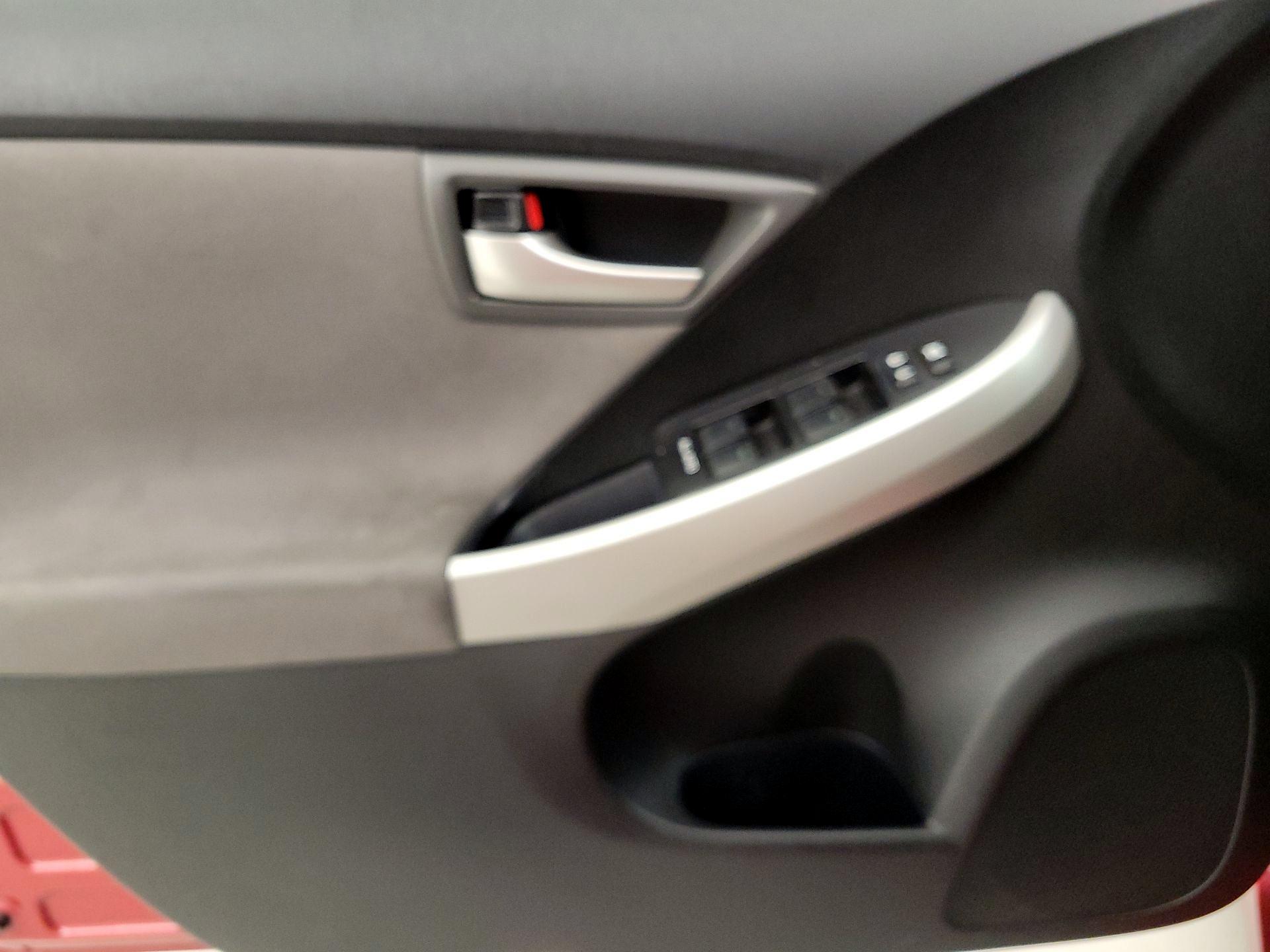 Thumbnail: 2015 Toyota Prius - 10