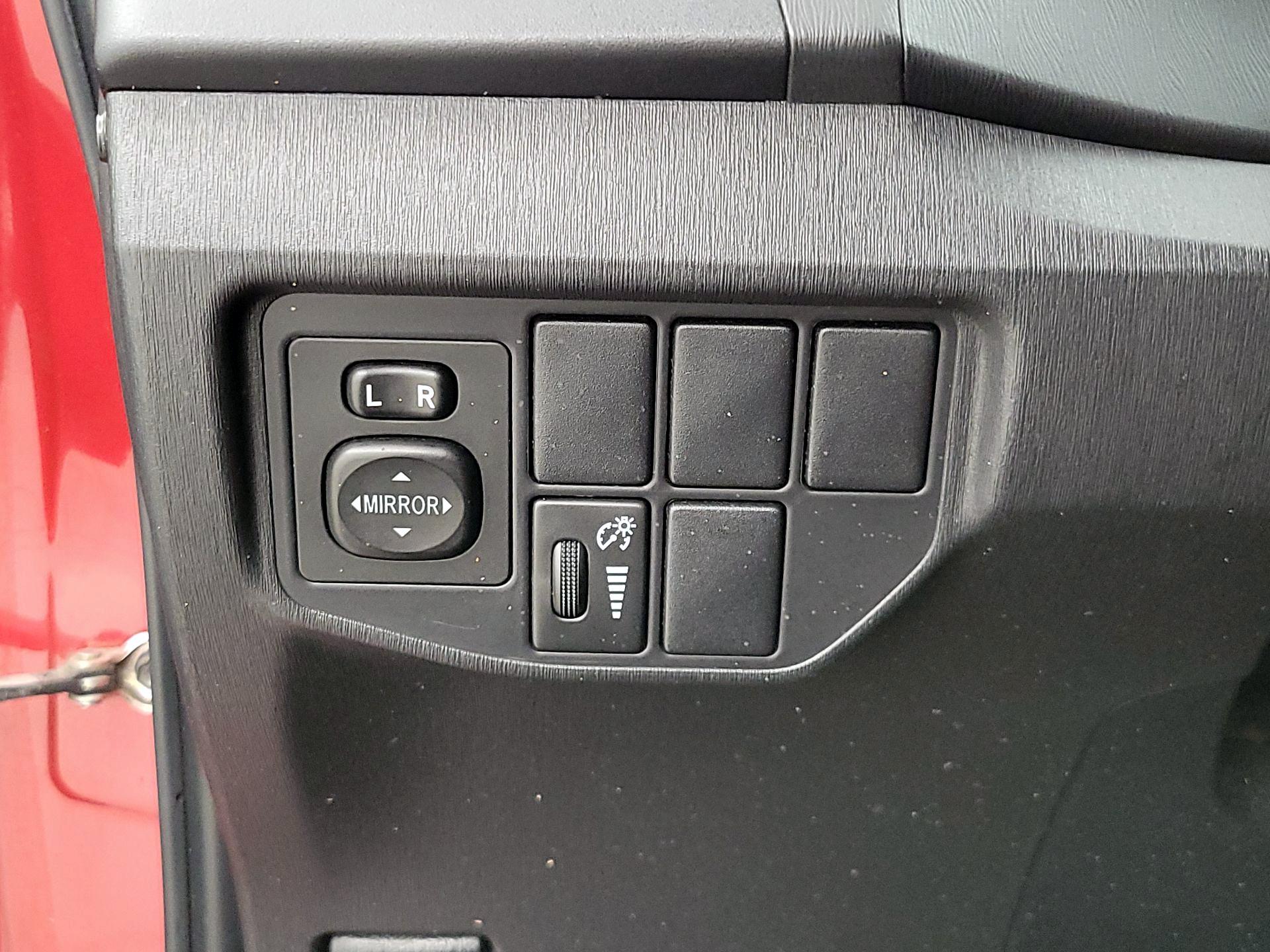 Thumbnail: 2015 Toyota Prius - 11