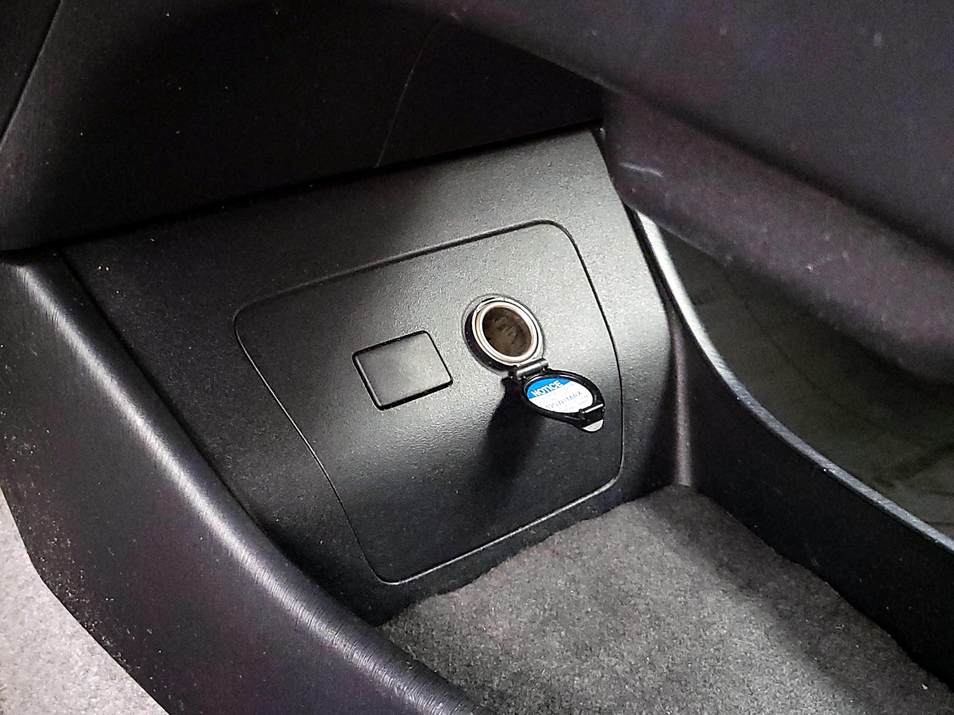 Thumbnail: 2015 Toyota Prius - 16