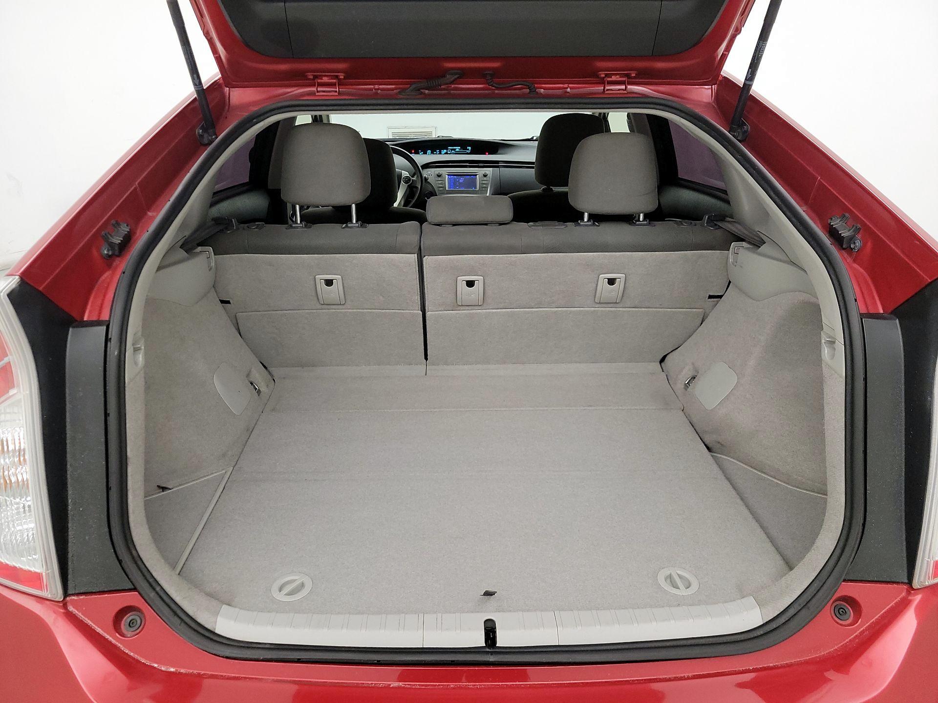 Thumbnail: 2015 Toyota Prius - 18