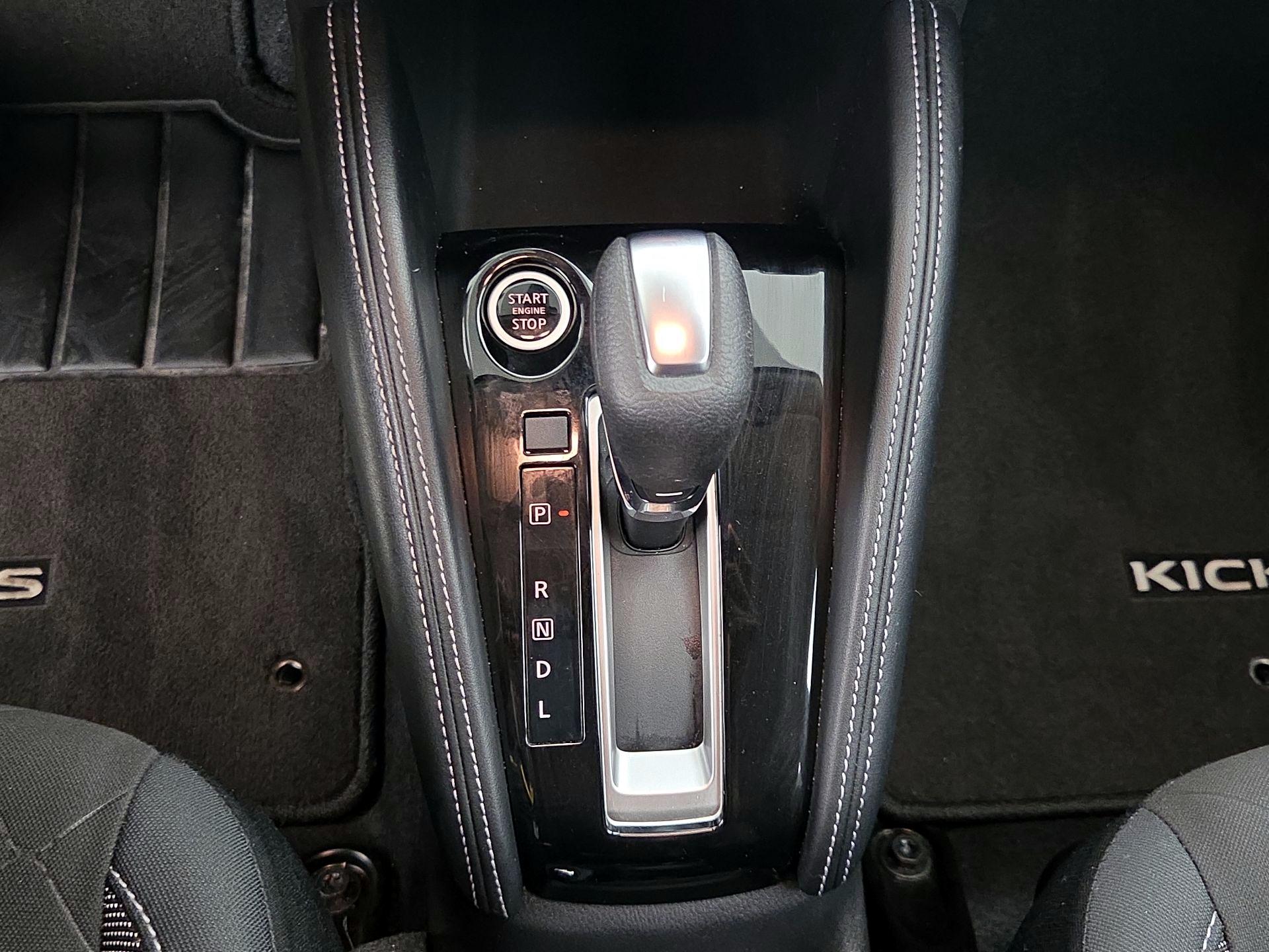 Thumbnail: 2020 Nissan Kicks - 16