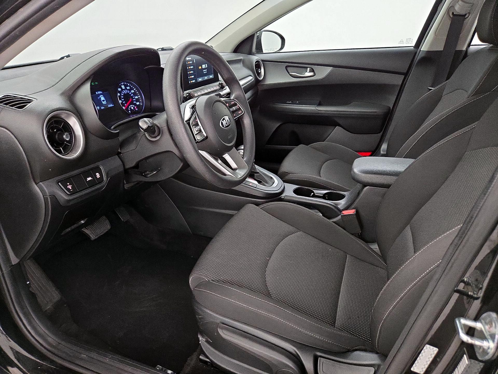 Thumbnail: 2020 Kia Forte - 11