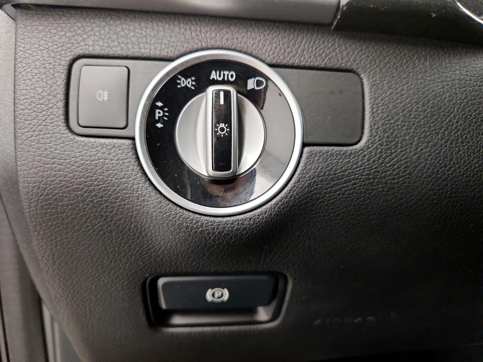 Thumbnail: 2015 Mercedes-Benz M-Class - 13