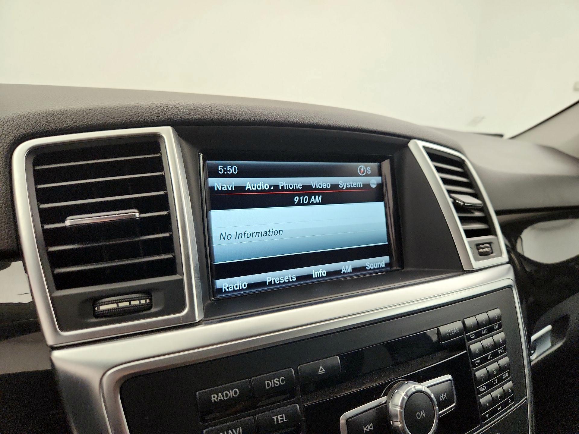 Thumbnail: 2015 Mercedes-Benz M-Class - 16