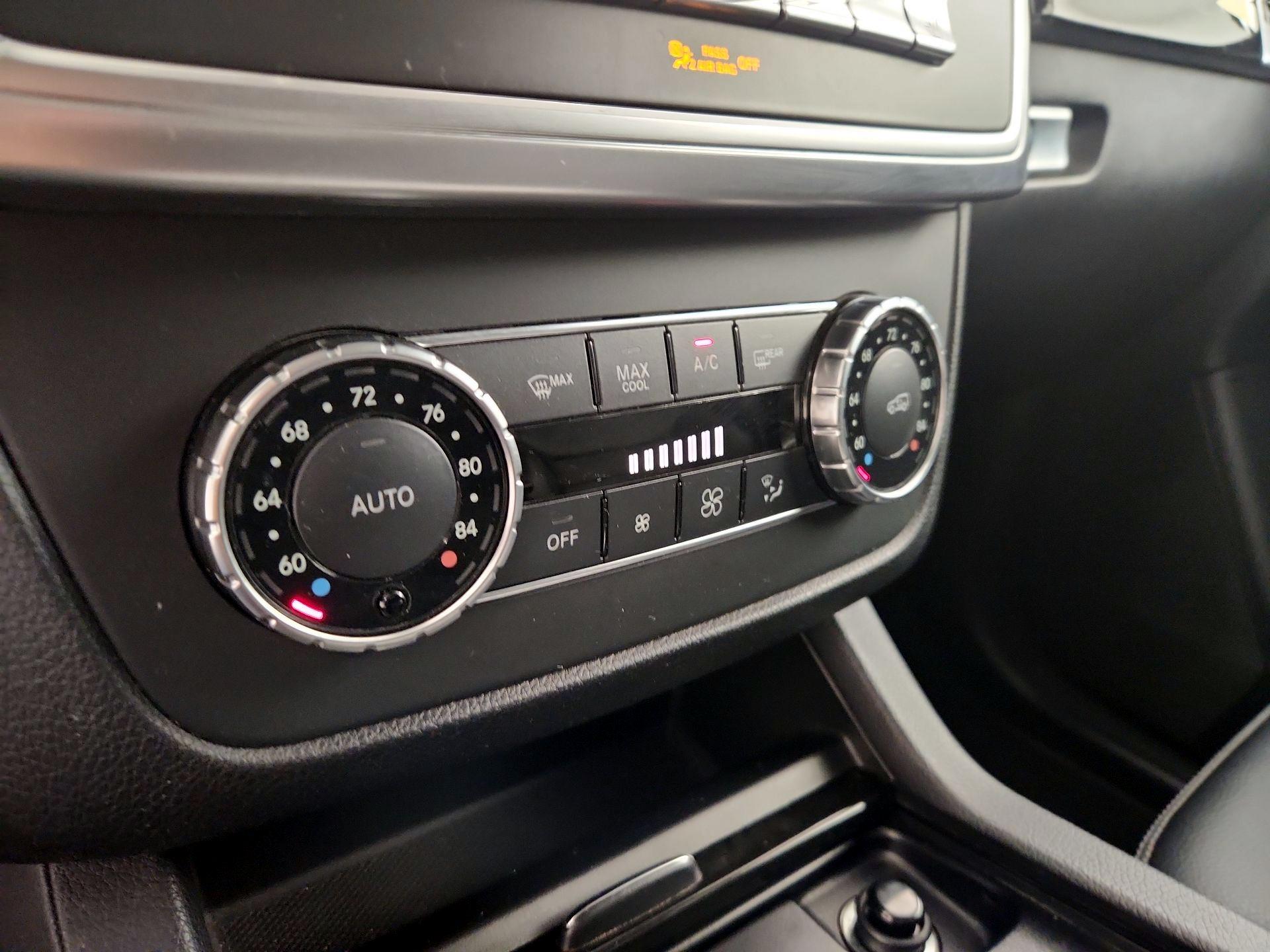 Thumbnail: 2015 Mercedes-Benz M-Class - 17
