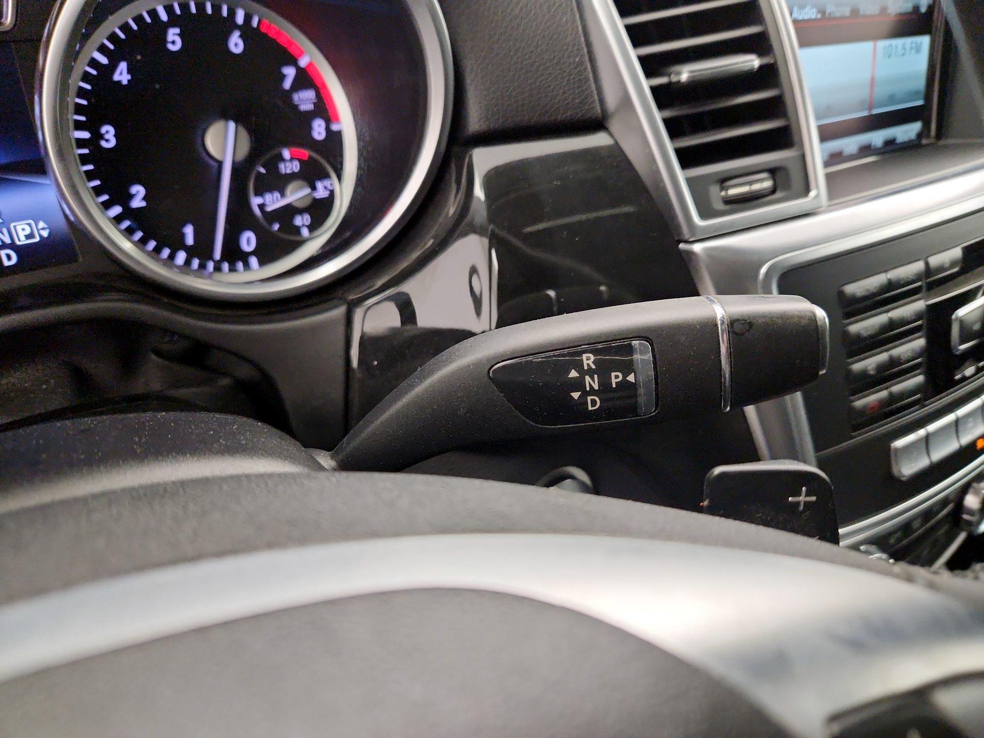Thumbnail: 2015 Mercedes-Benz M-Class - 18