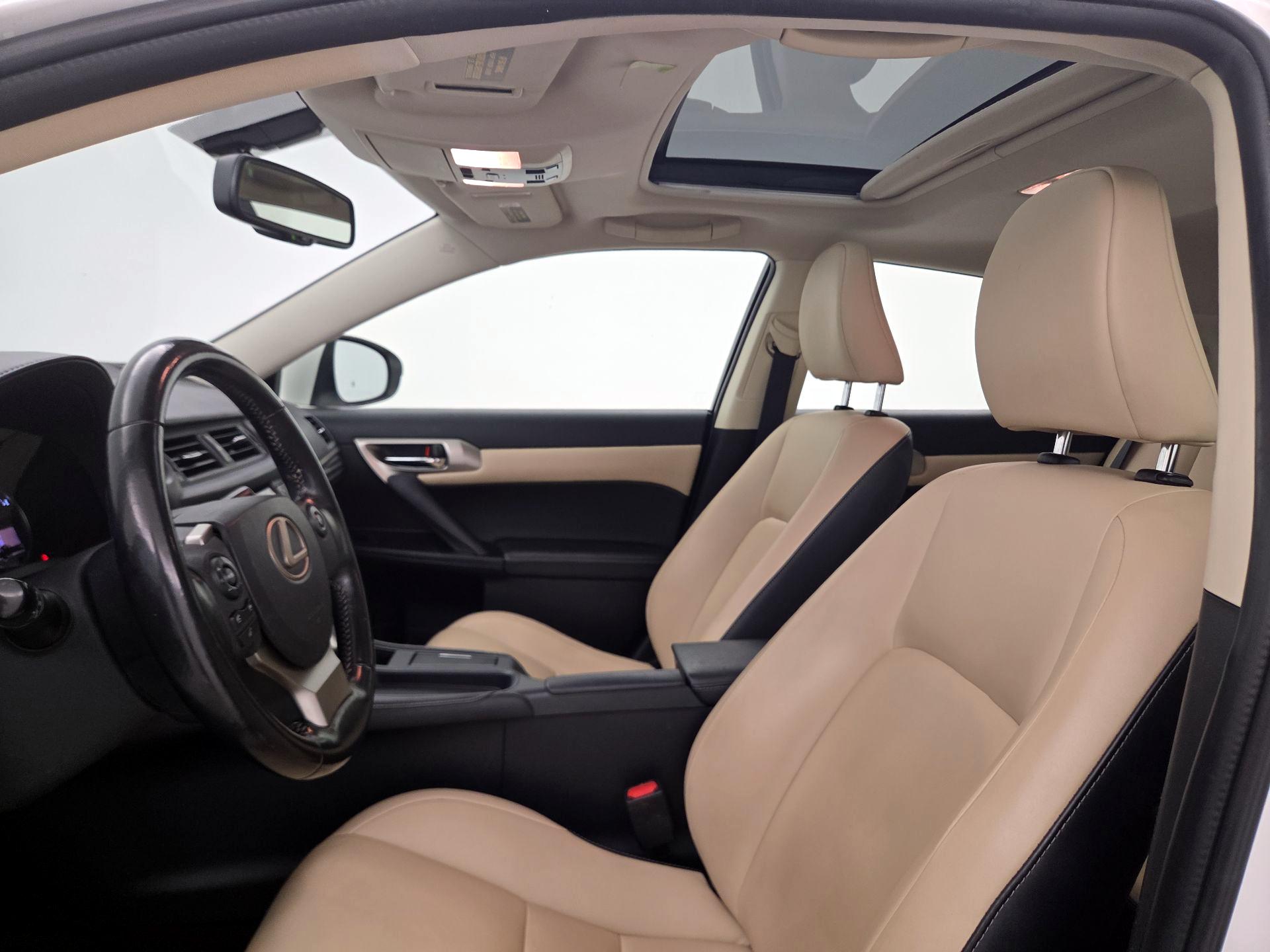 Thumbnail: 2017 Lexus CT - 19