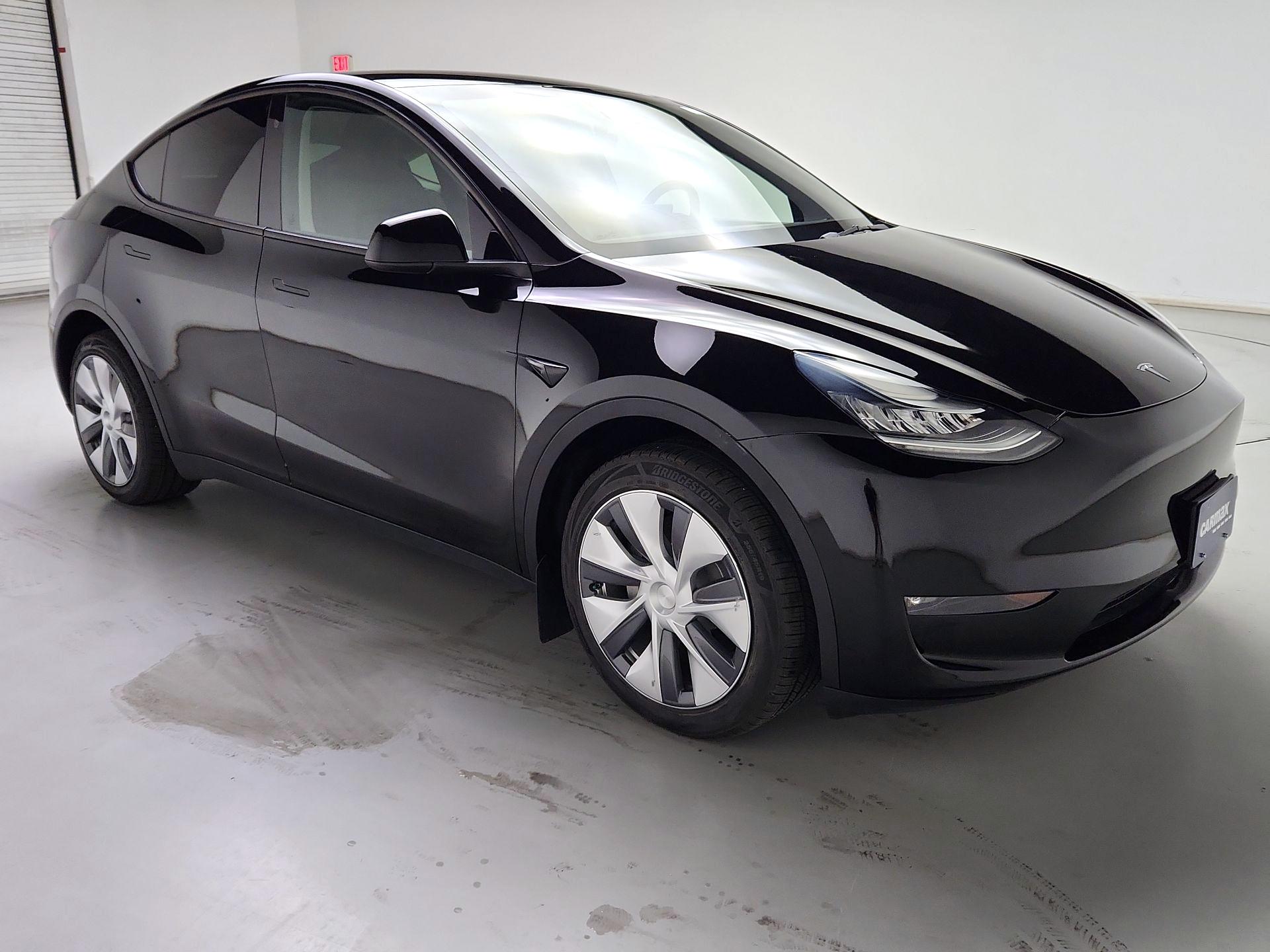 Thumbnail: 2023 Tesla Model Y - 1