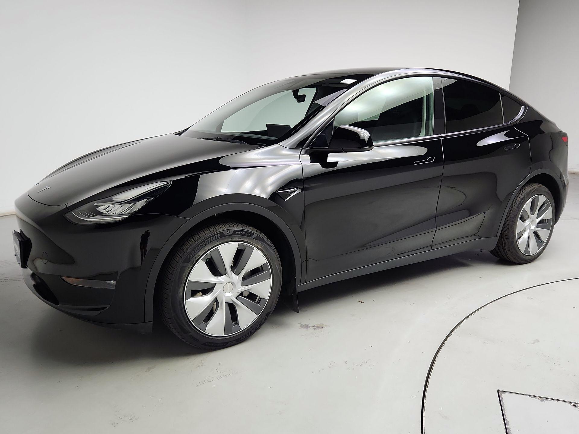 Thumbnail: 2023 Tesla Model Y - 3