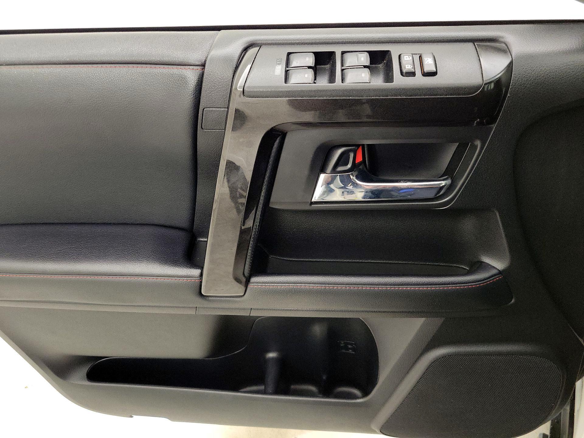 Thumbnail: 2021 Toyota 4Runner - 12