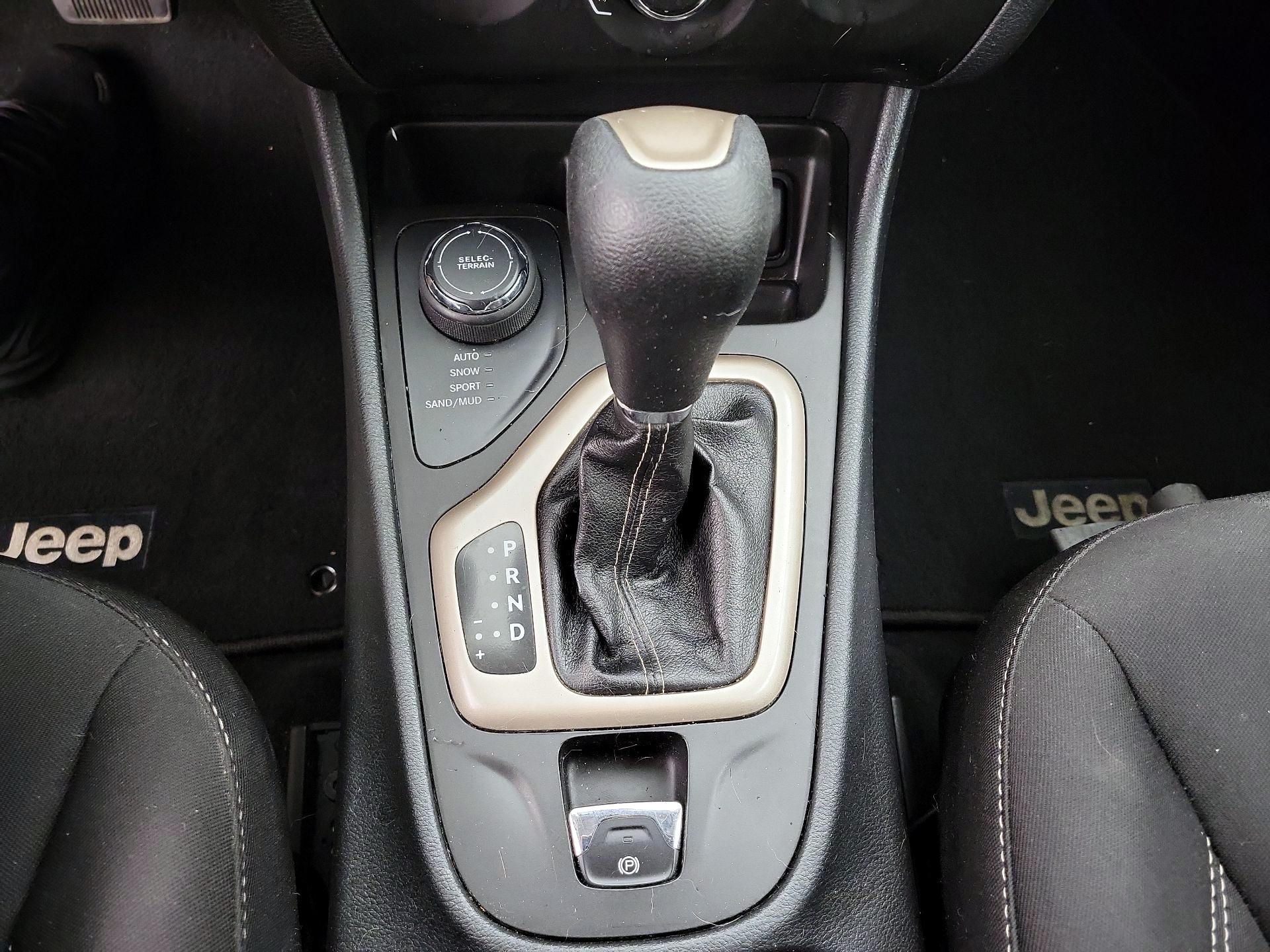 Thumbnail: 2014 Jeep Cherokee - 16
