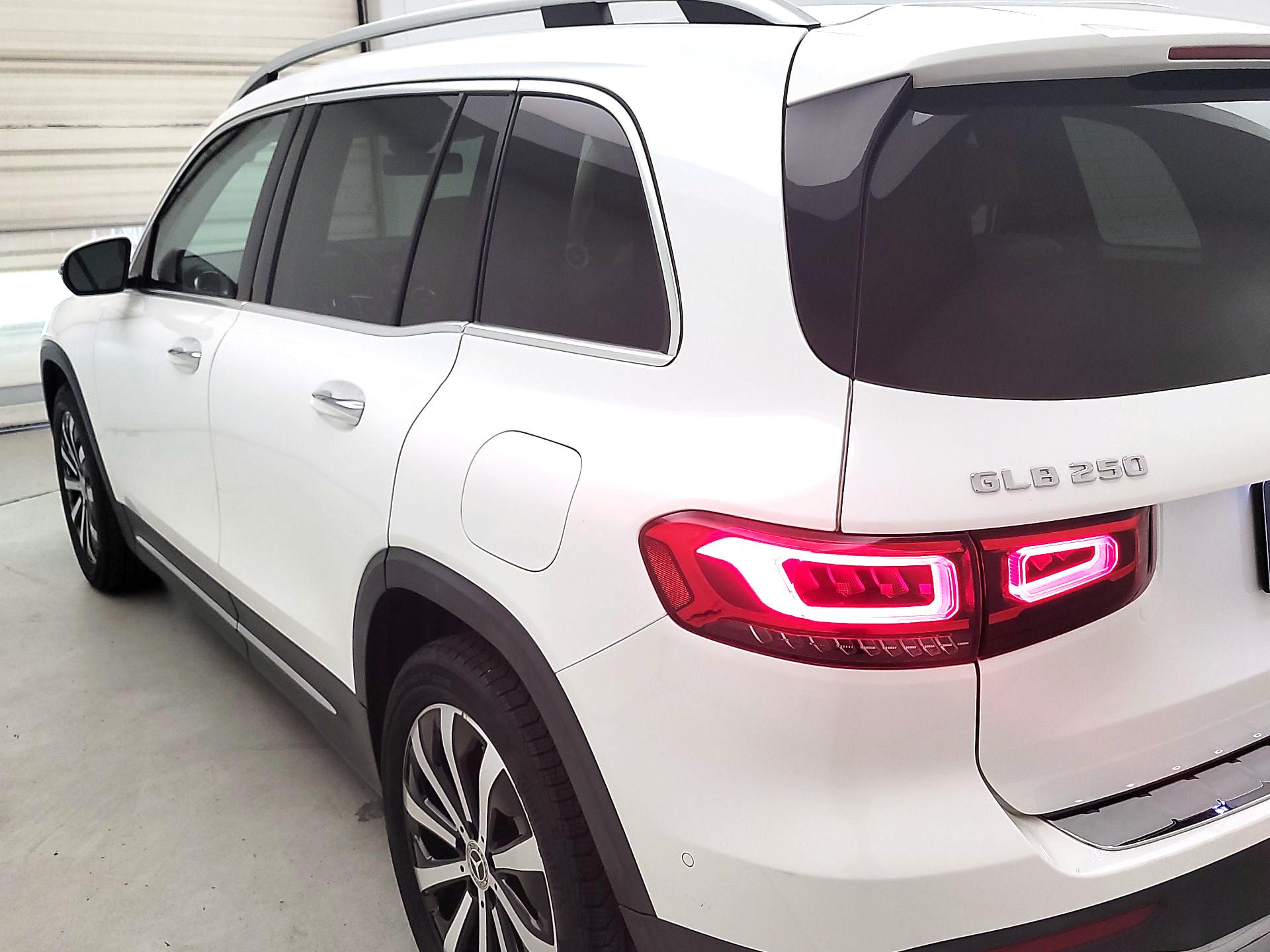 Thumbnail: 2023 Mercedes-Benz GLB - 7