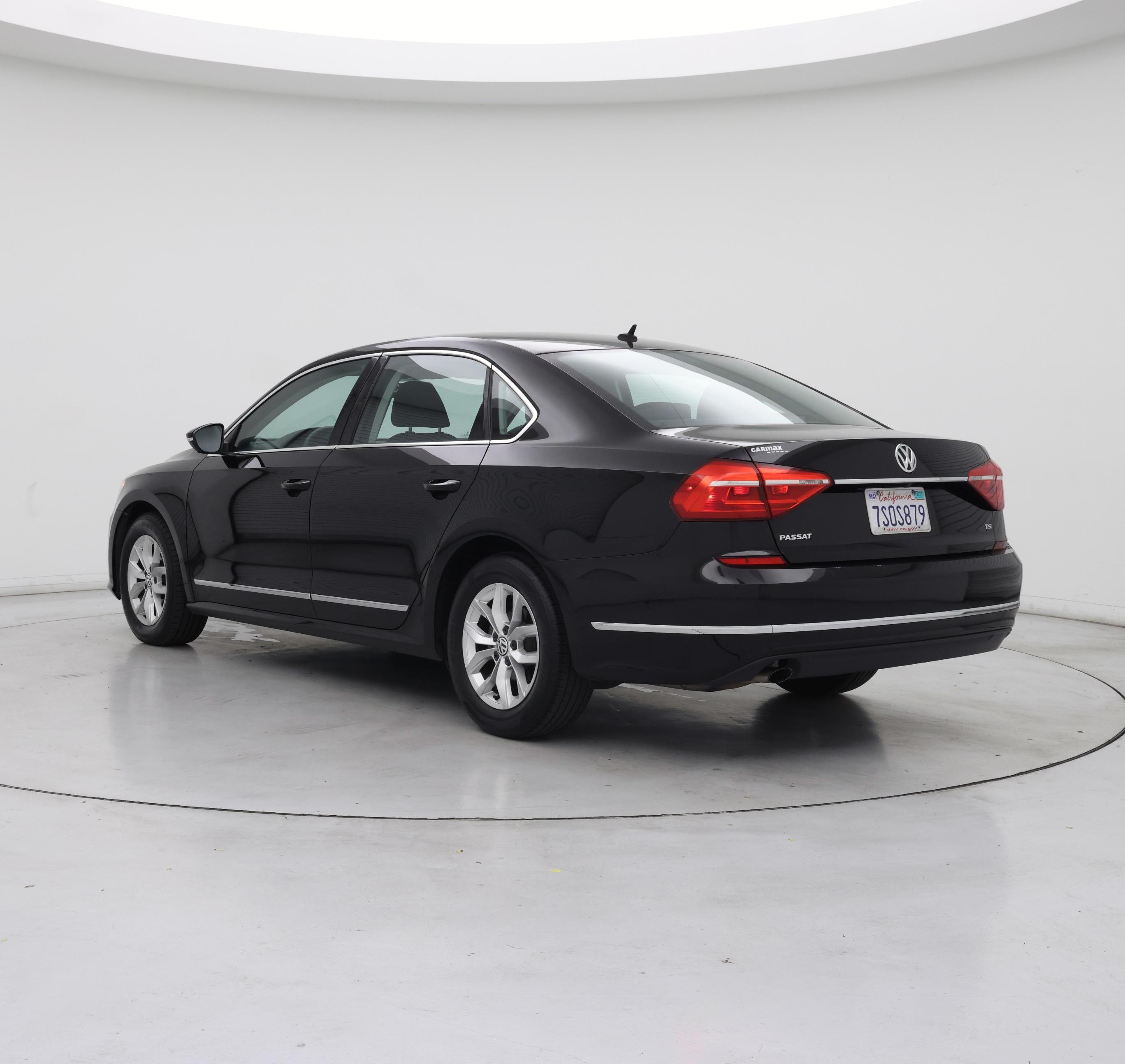 Thumbnail: 2016 Volkswagen Passat - 2