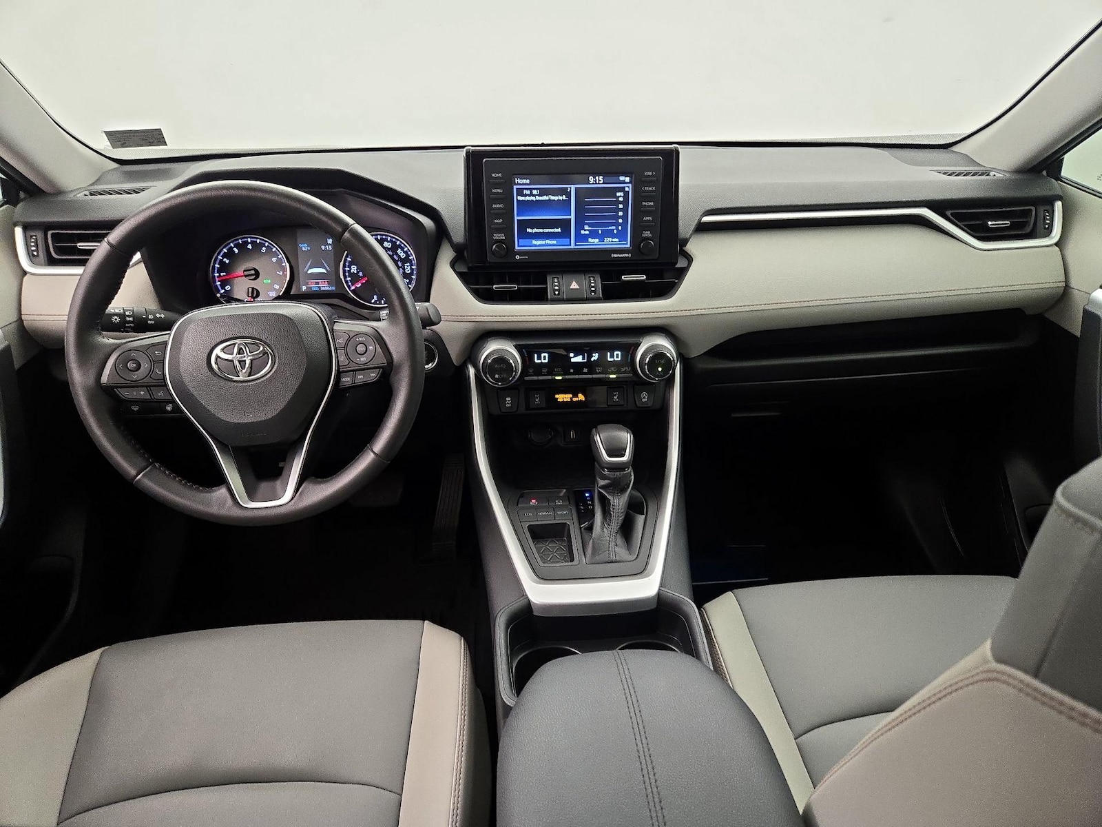 2021 Toyota RAV4 XLE Premium - Photo 10