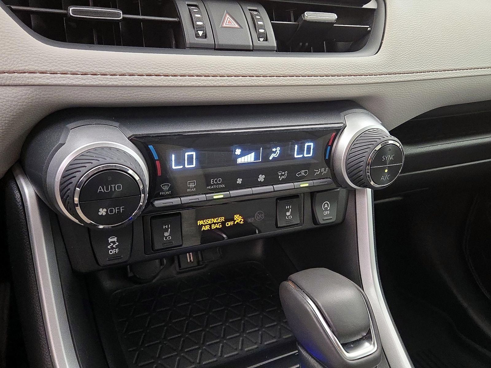 2021 Toyota RAV4 XLE Premium - Photo 17
