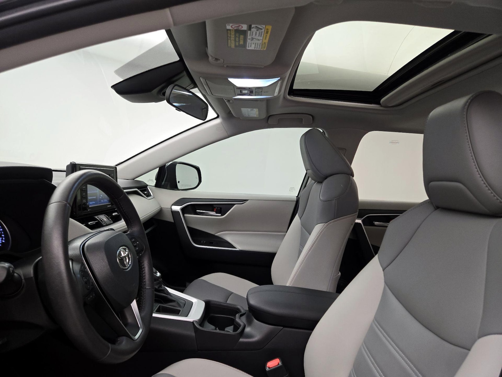 2021 Toyota RAV4 XLE Premium - Photo 20
