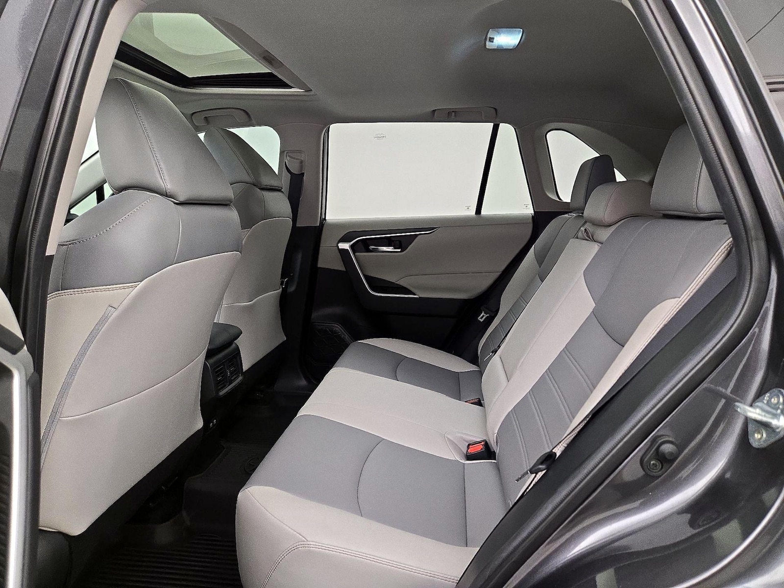 2021 Toyota RAV4 XLE Premium - Photo 21