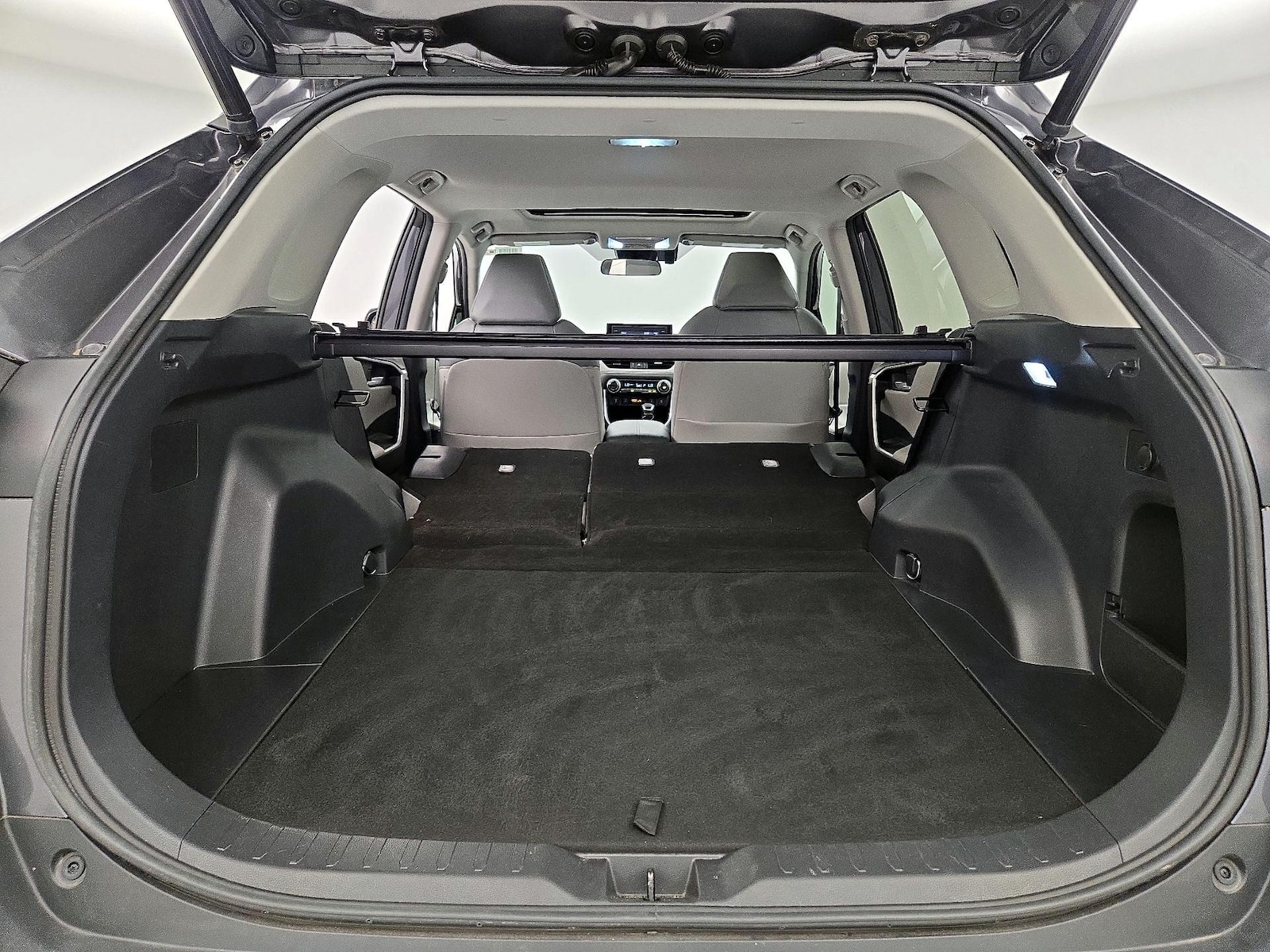 2021 Toyota RAV4 XLE Premium - Photo 23