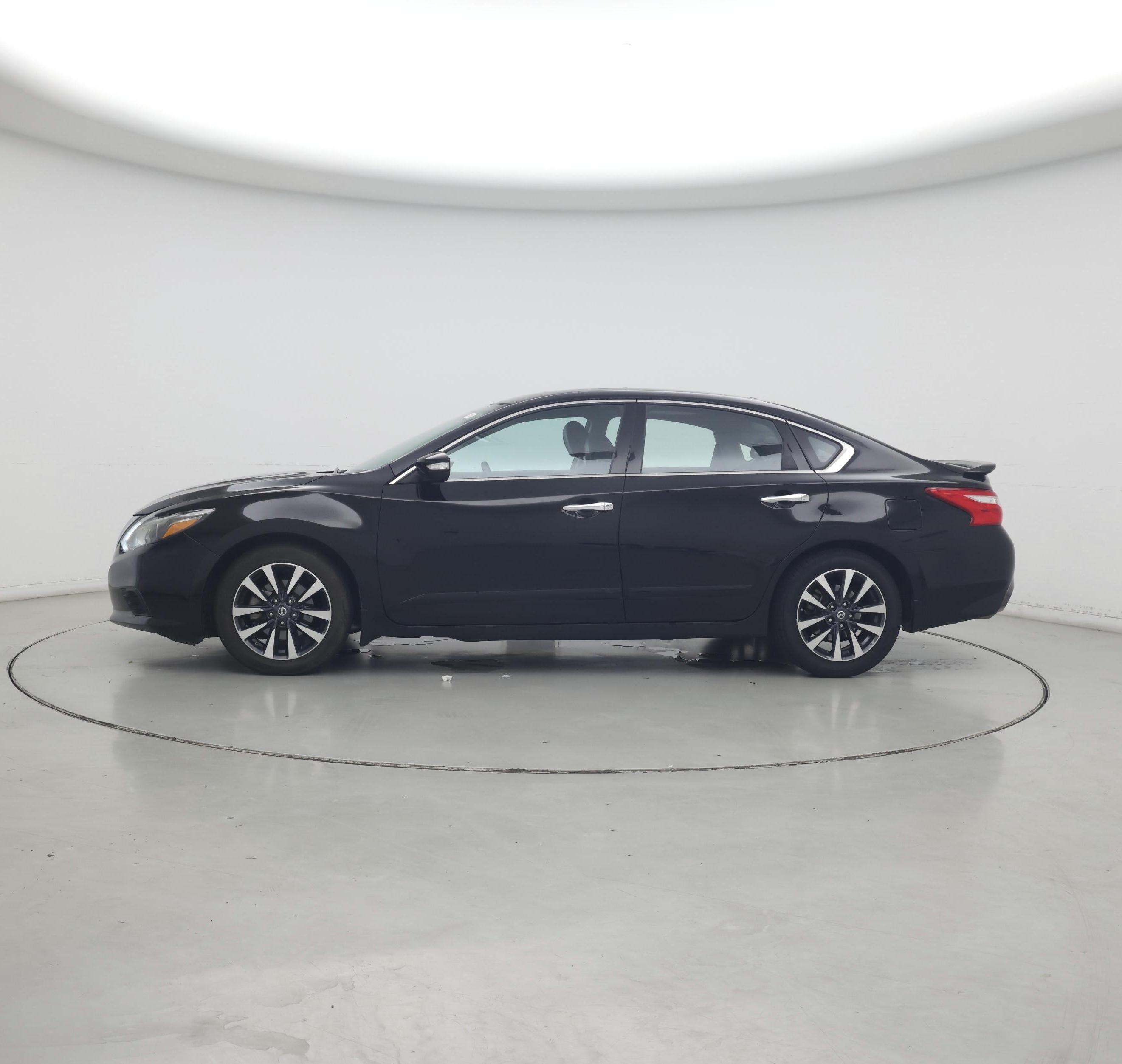 Thumbnail: 2016 Nissan Altima - 3
