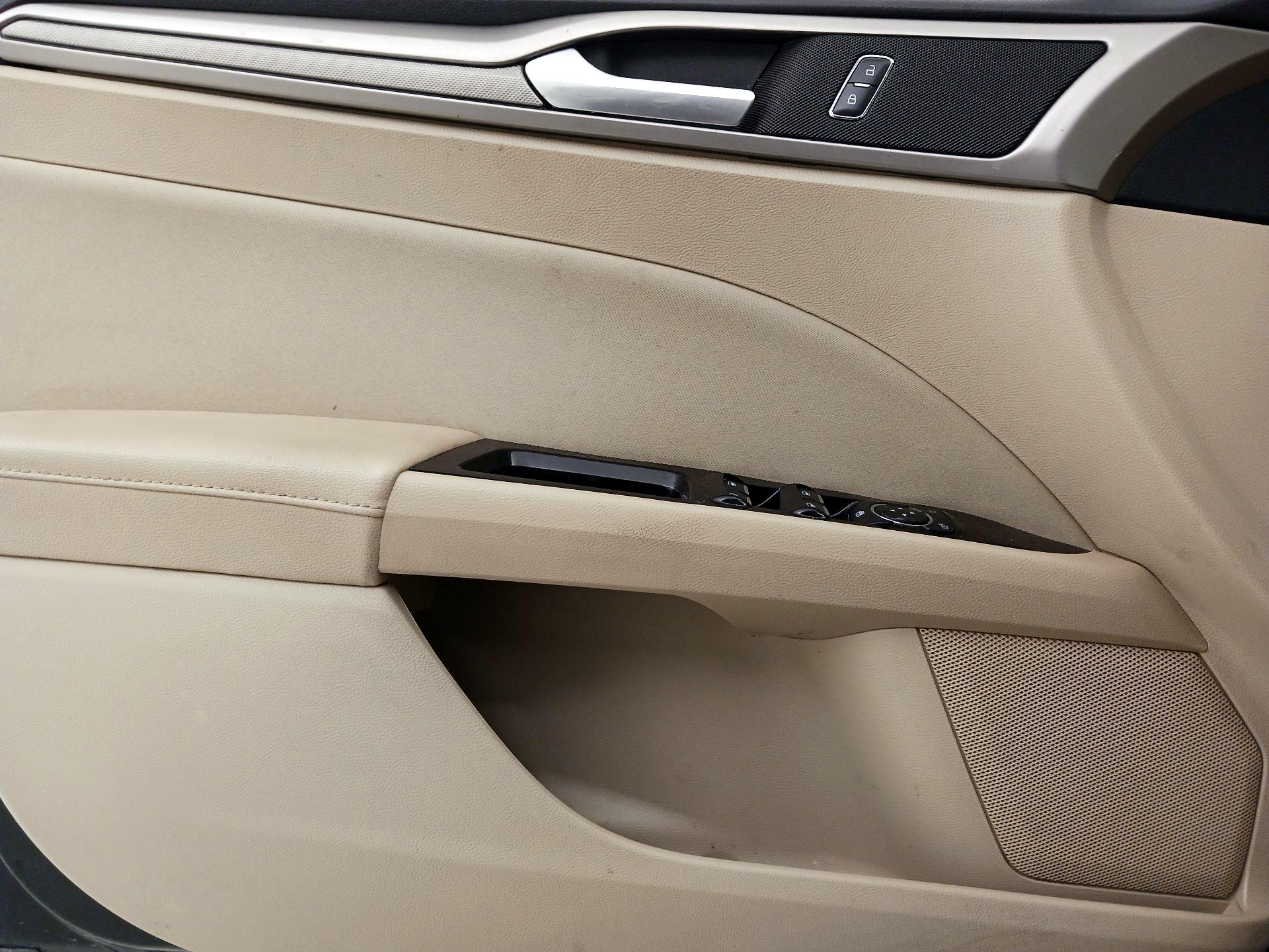 Thumbnail: 2016 Ford Fusion - 12