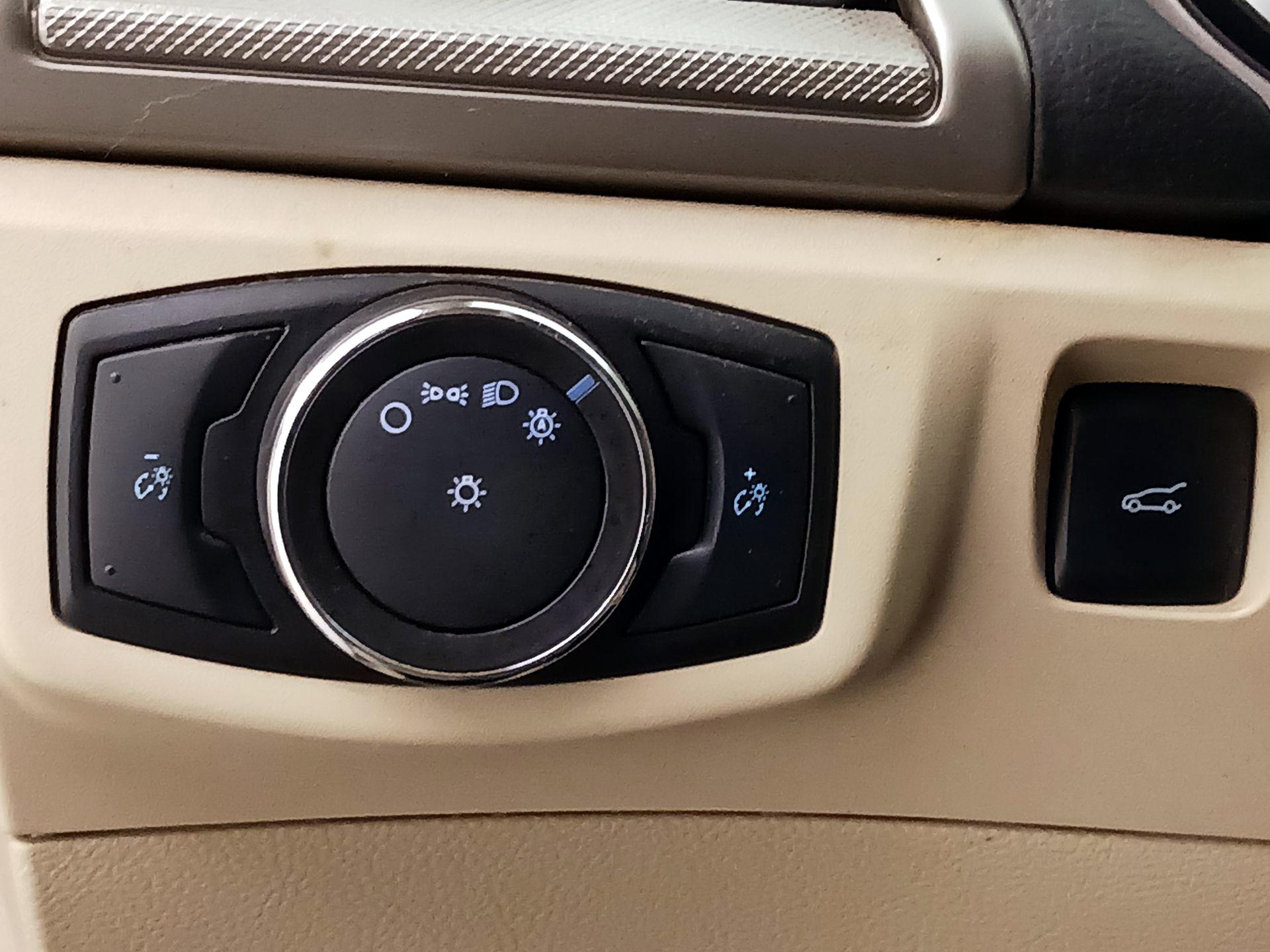 Thumbnail: 2016 Ford Fusion - 13