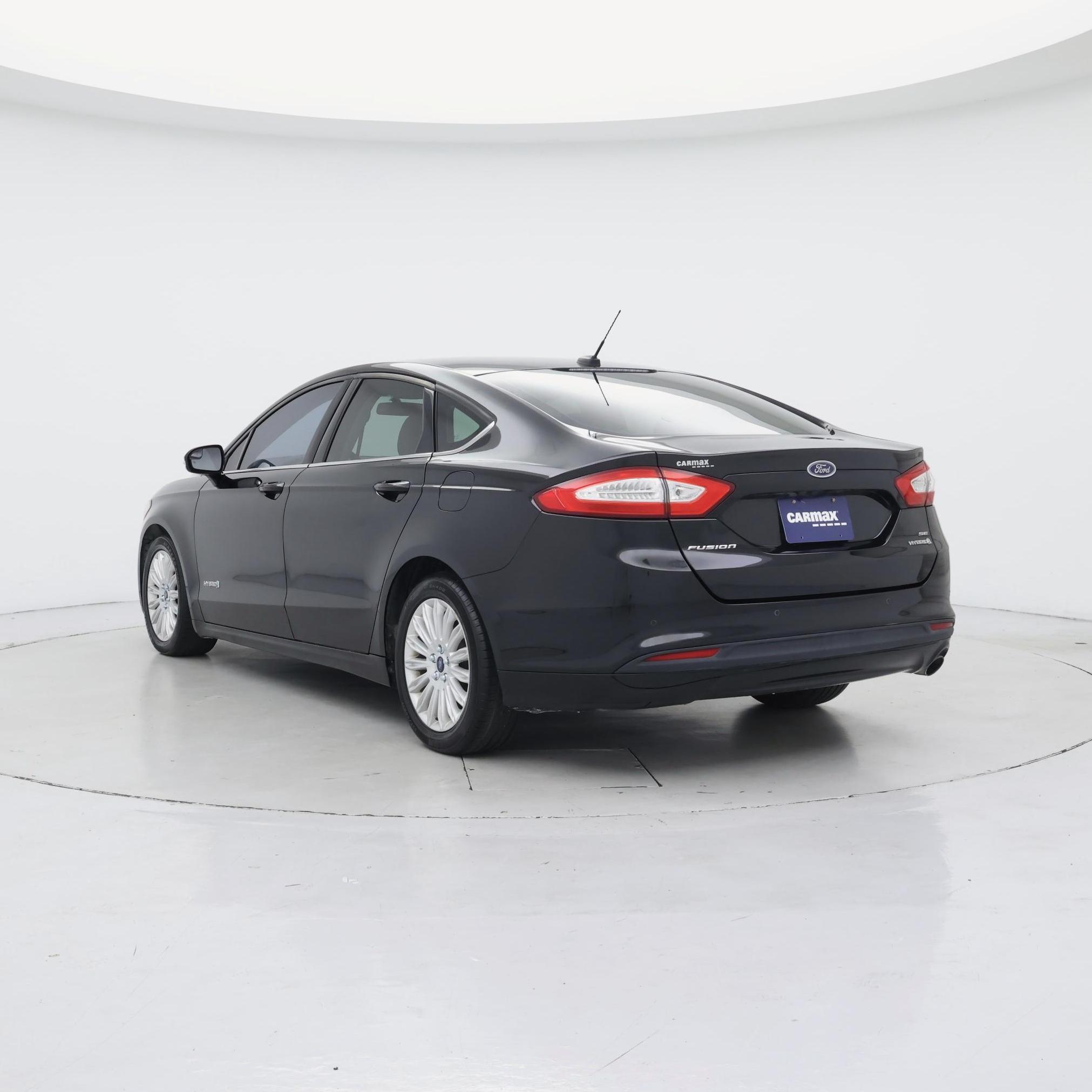 Thumbnail: 2016 Ford Fusion - 2