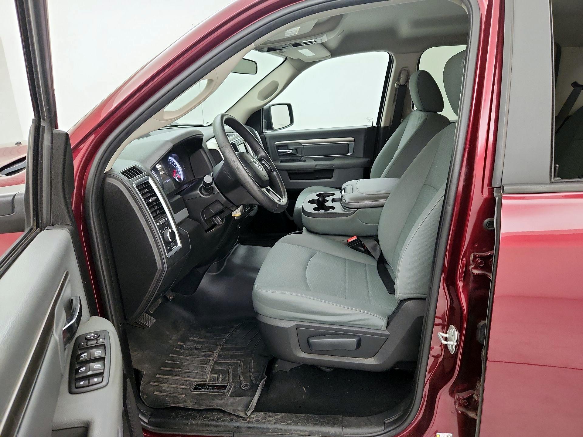 Thumbnail: 2020 RAM 1500 Classic - 11
