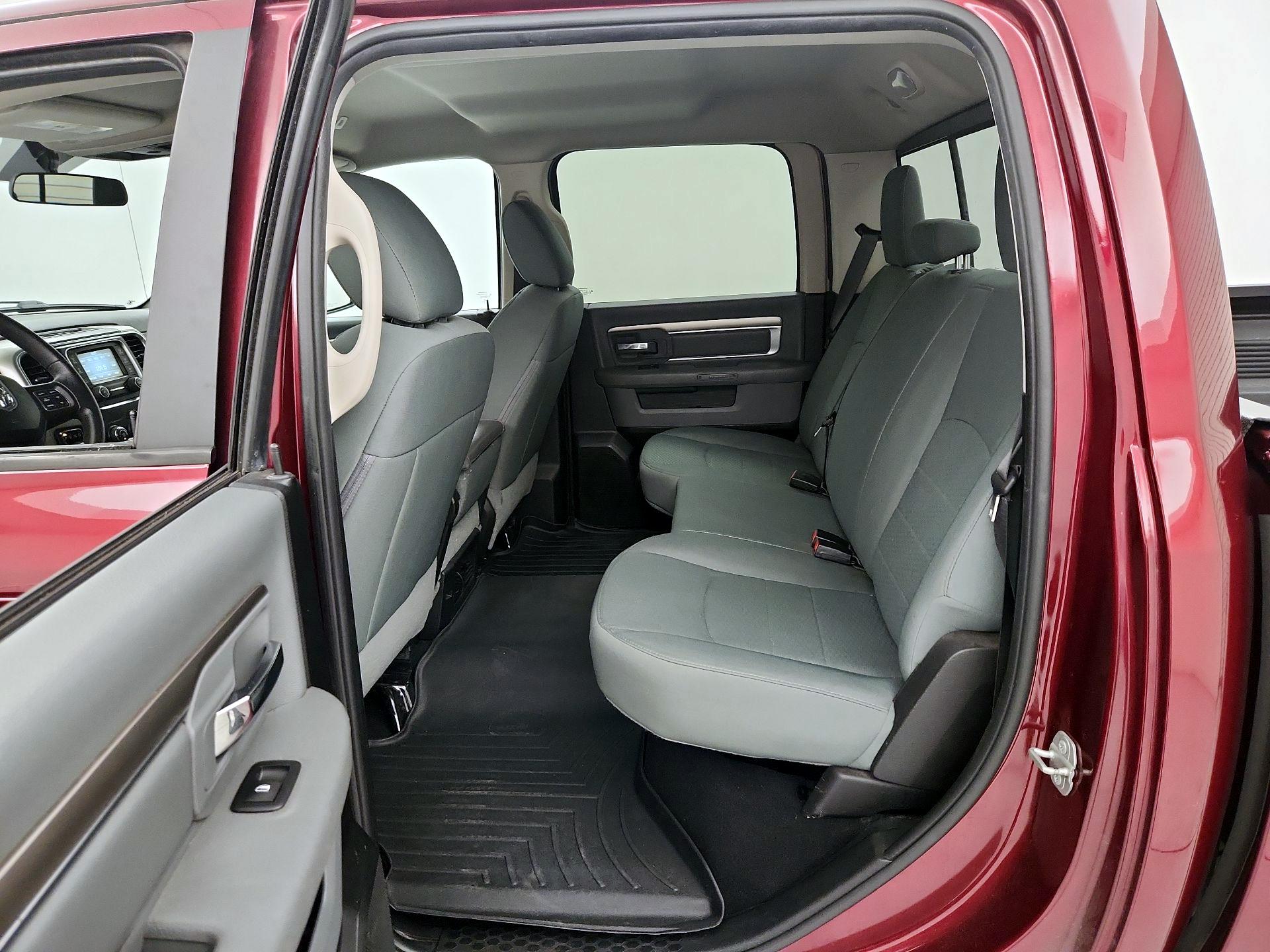 Thumbnail: 2020 RAM 1500 Classic - 19